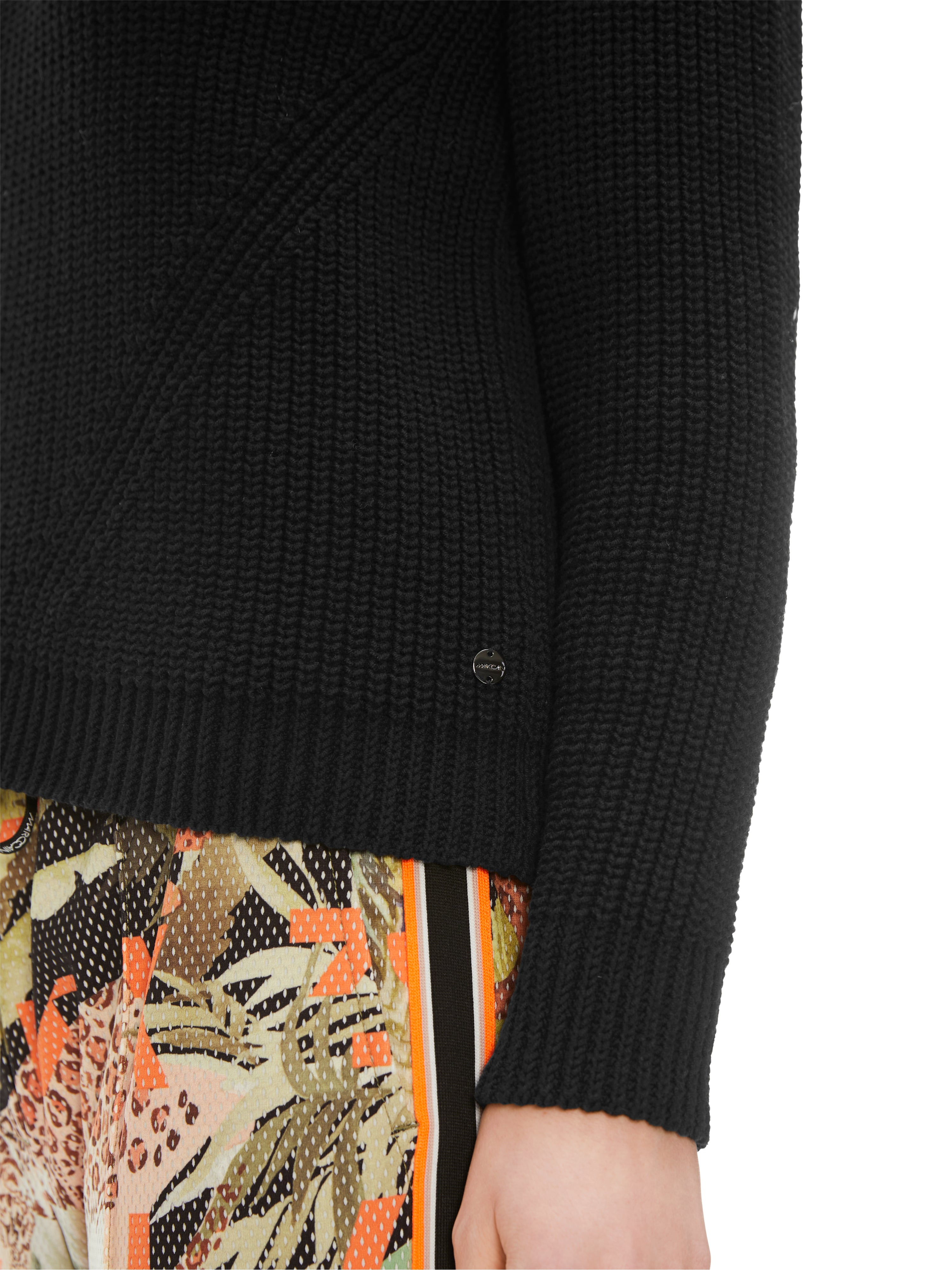 Marc Cain-V-Neck-Pullover Knitted in Germany-Strick & Pullover-Black-Deal-Outlet-by-ARCHIVIST