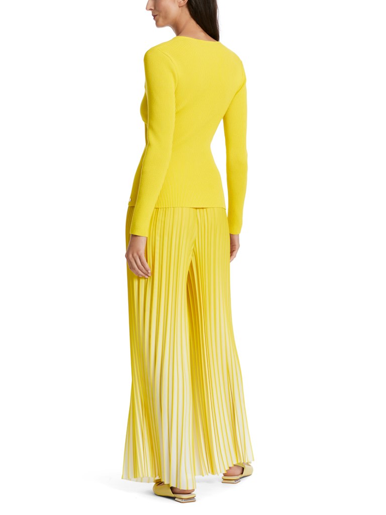 In Deutschland gestrickter Pullover