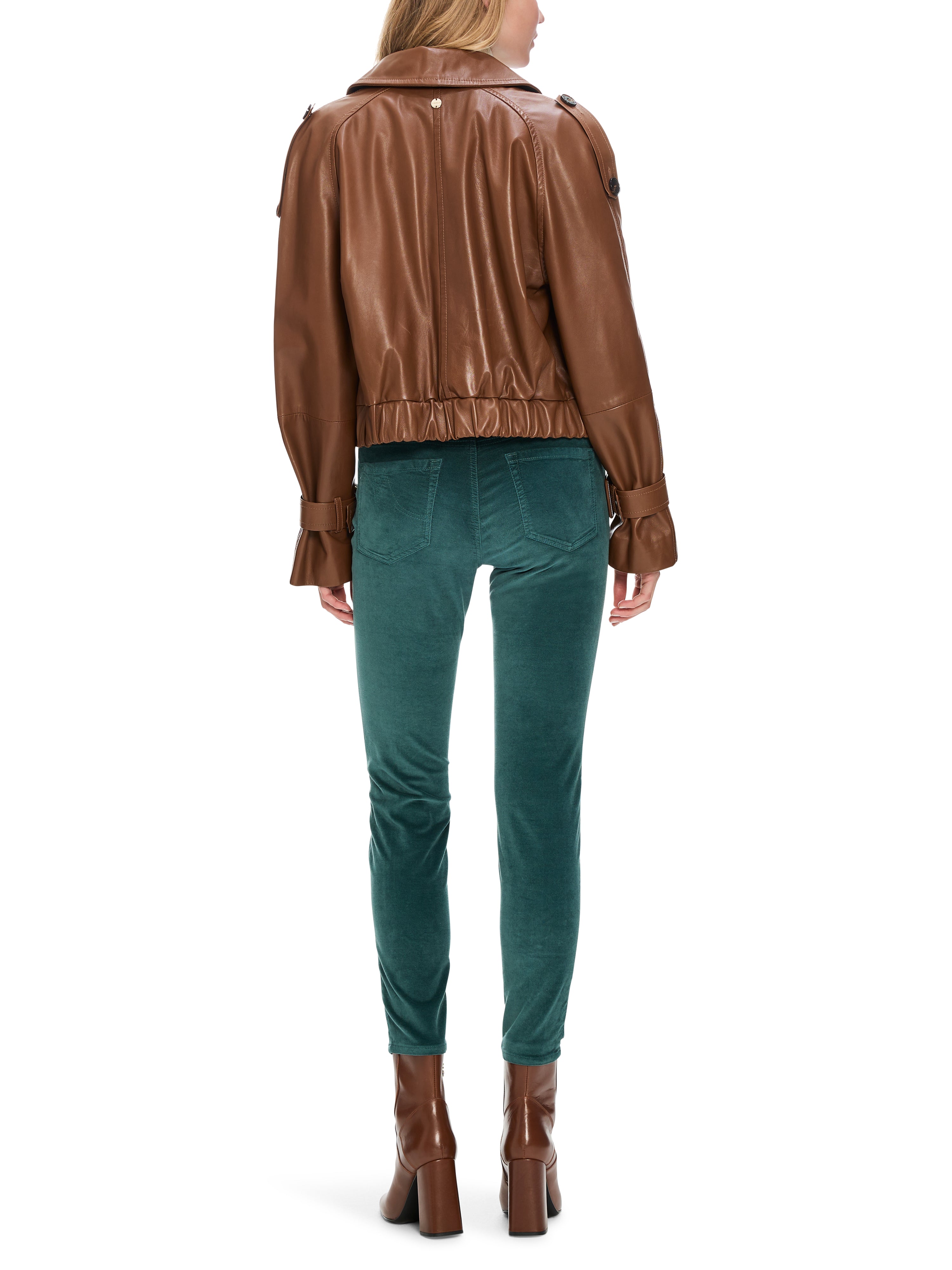 Marc Cain-Modell SILVI im samtig weichen Material-Hosen-Black-Deal-Outlet-by-ARCHIVIST