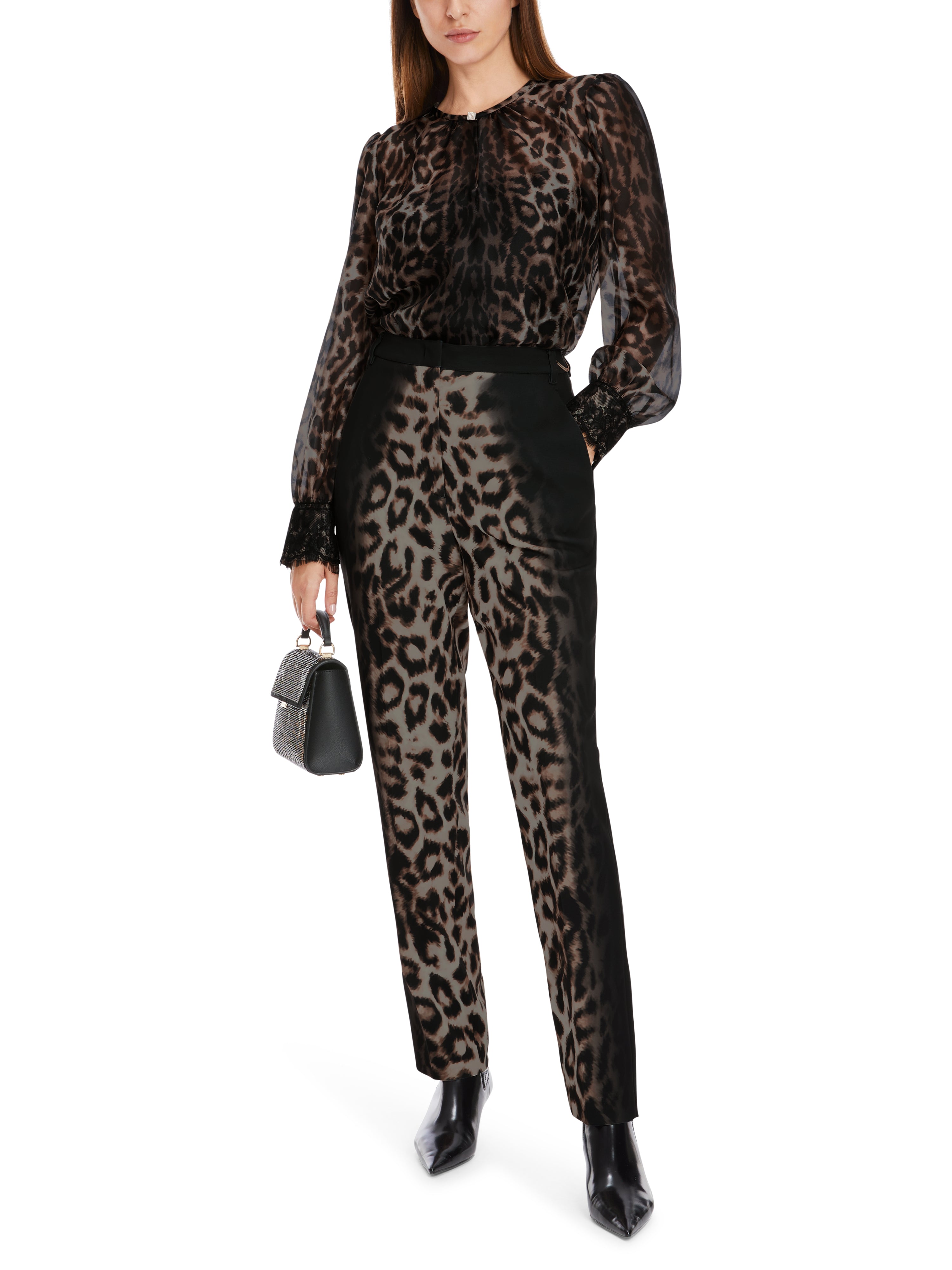 Marc Cain-Modell FUZHOU im Leo-Dessin-Hosen-Black-Deal-Outlet-by-ARCHIVIST