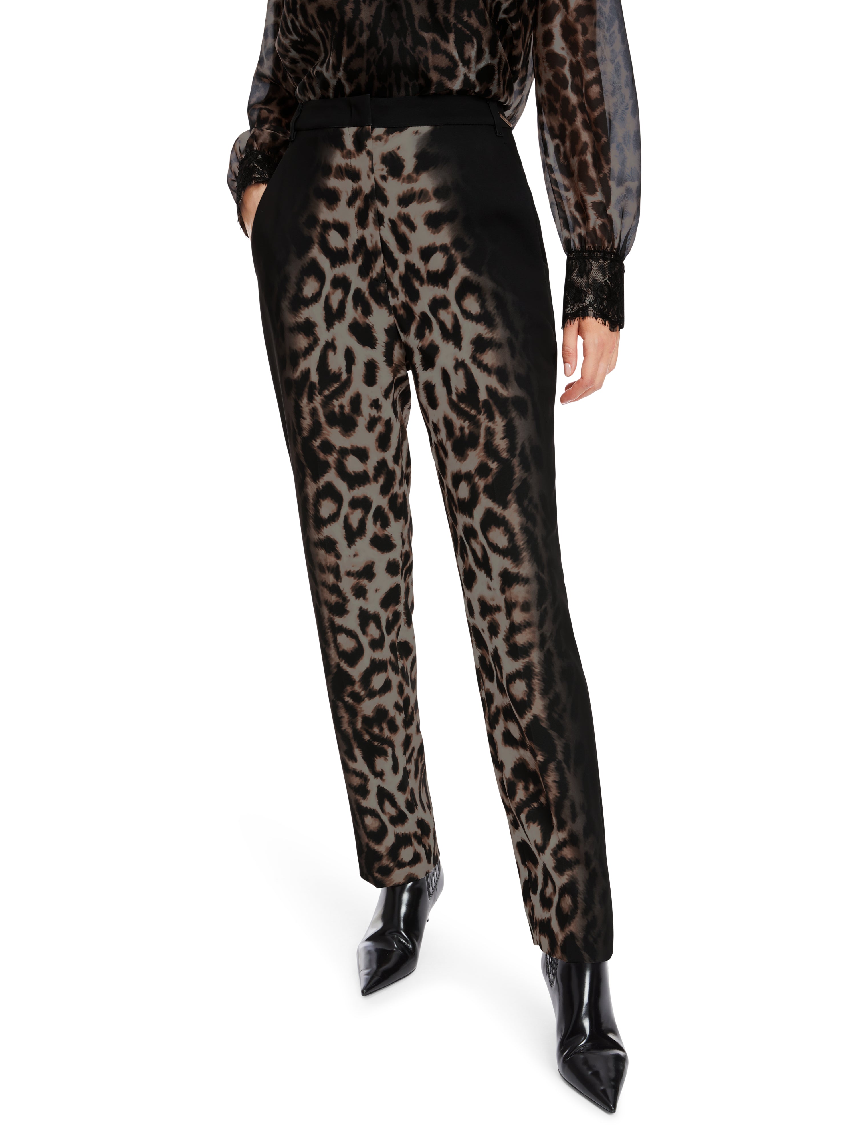 Marc Cain-Modell FUZHOU im Leo-Dessin-Hosen-Black-Deal-Outlet-by-ARCHIVIST