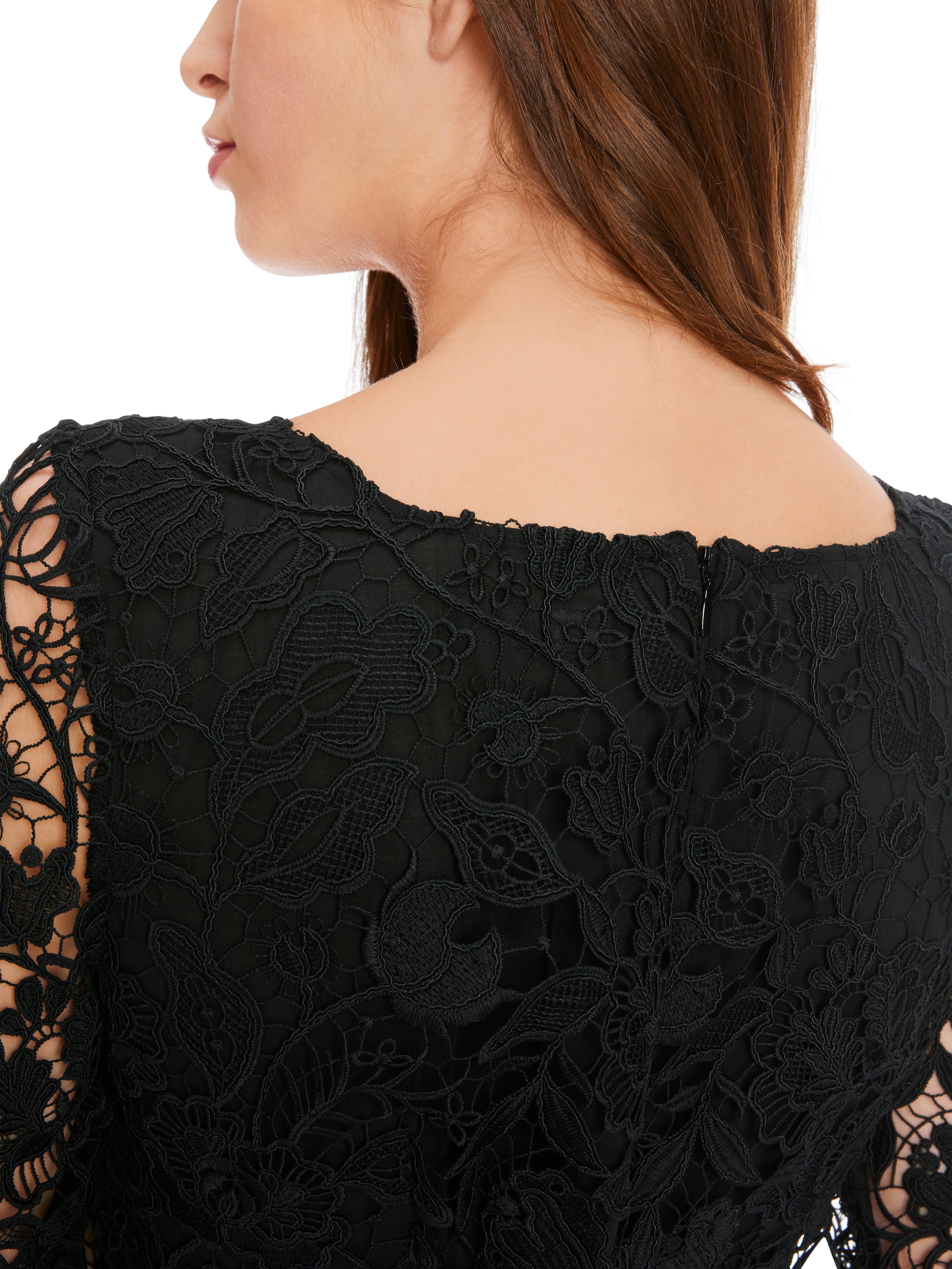 Elegant dress made of guipure lace