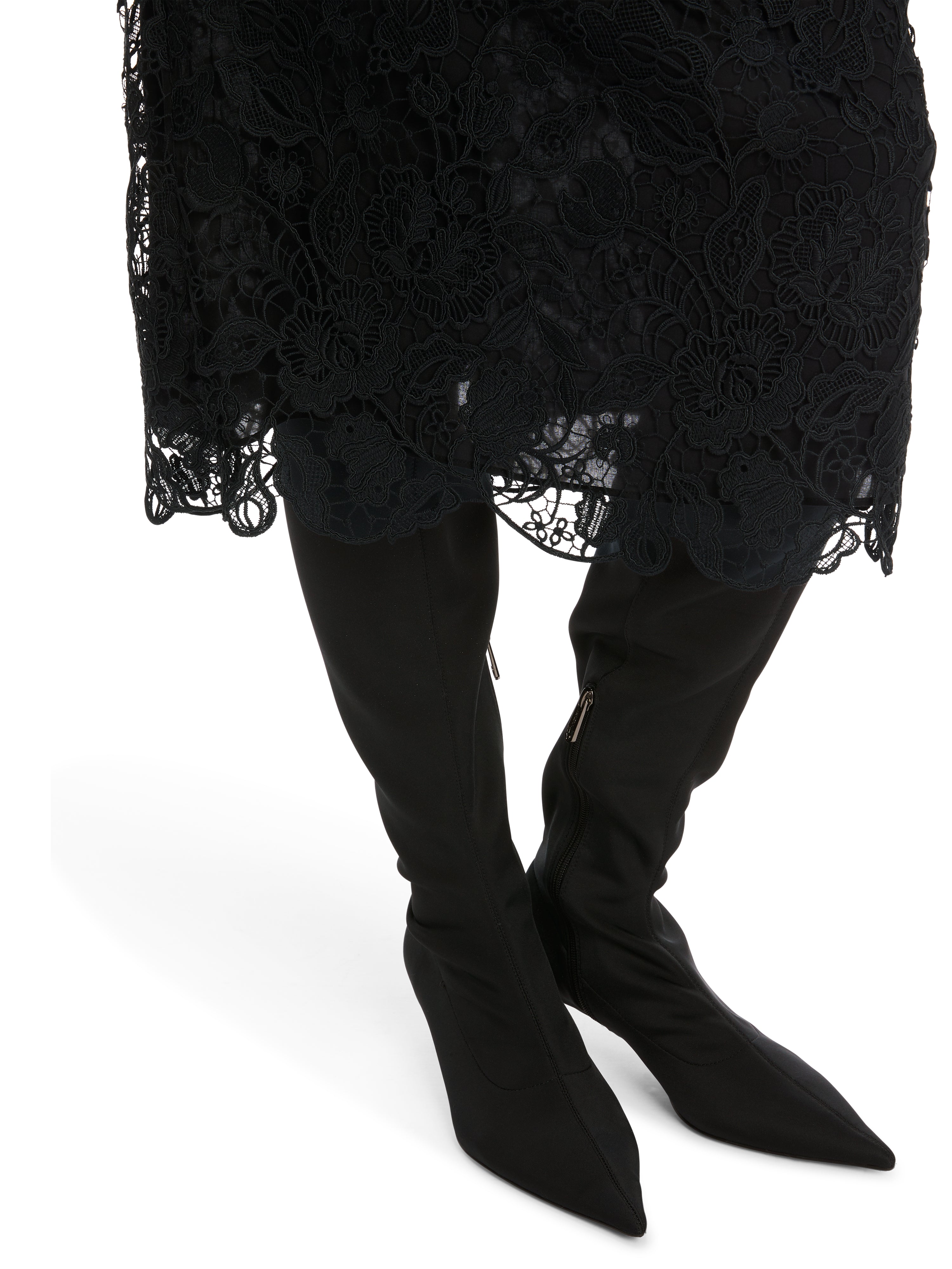 Elegant dress made of guipure lace