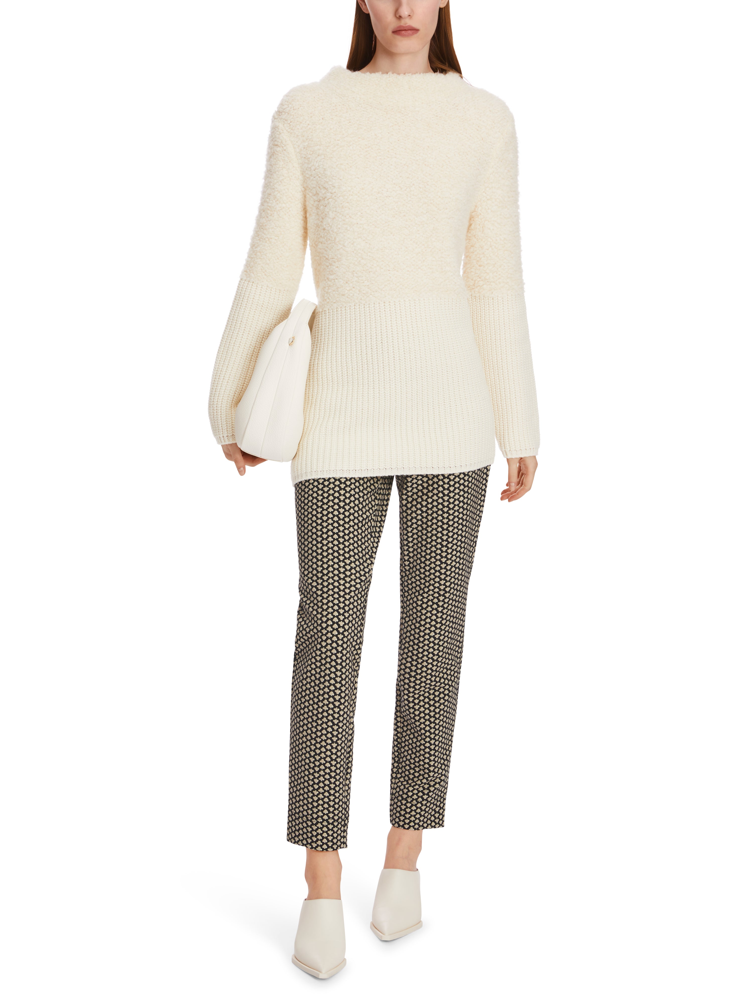 Marc Cain-Modell SOFIA - schmale Hose in Stretch-Hosen-Black-Deal-Outlet-by-ARCHIVIST