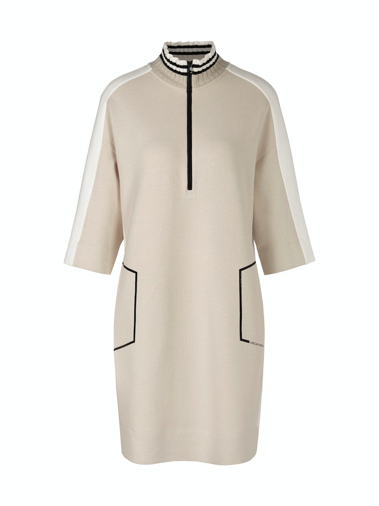Sportives Kleid in A-Linie