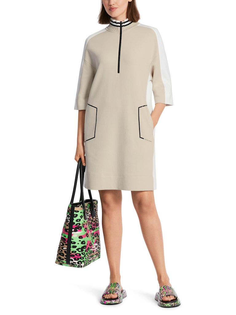 Sportives Kleid in A-Linie