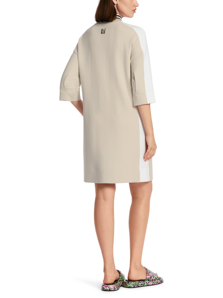 Sportives Kleid in A-Linie