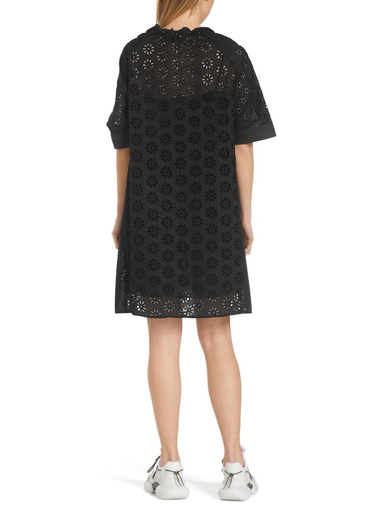 Kleid mit Lochstickerei