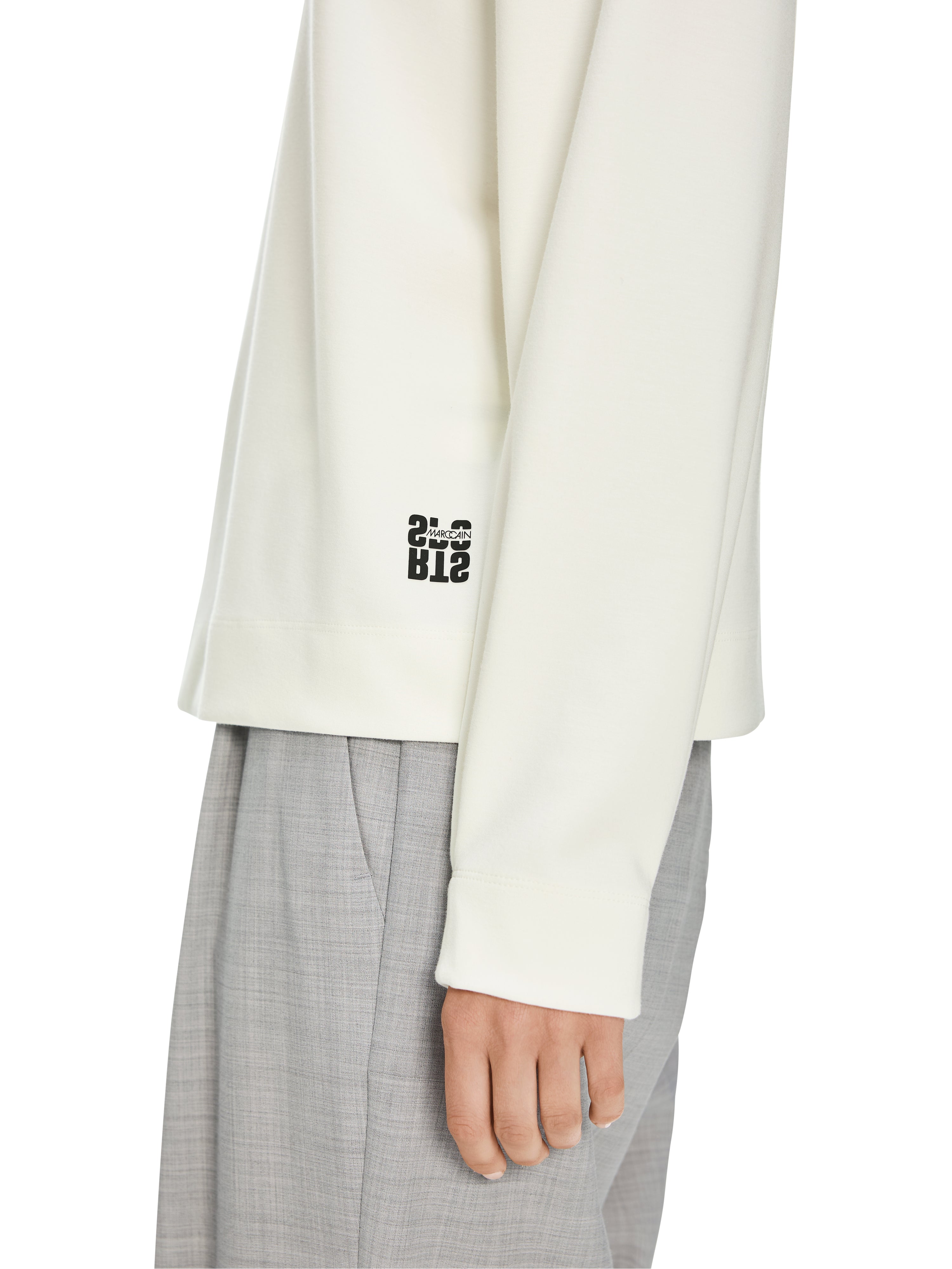 Marc Cain-Feminines Sweatshirt mit Schulterpasse-Strick & Pullover-Black-Deal-Outlet-by-ARCHIVIST