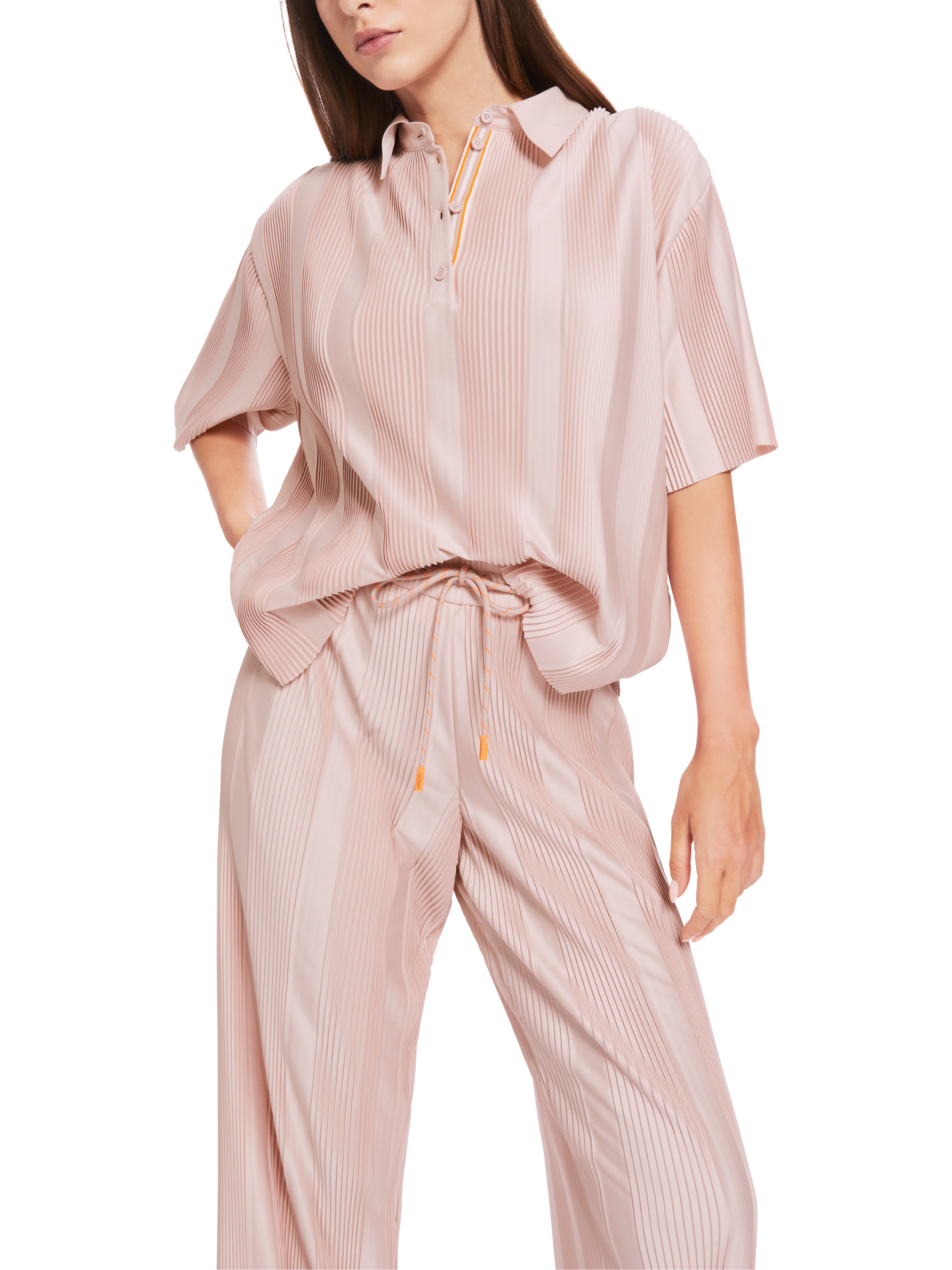 Marc Cain-Cropped Poloshirt mit Plissee-Shirts-Black-Deal-Outlet-by-ARCHIVIST