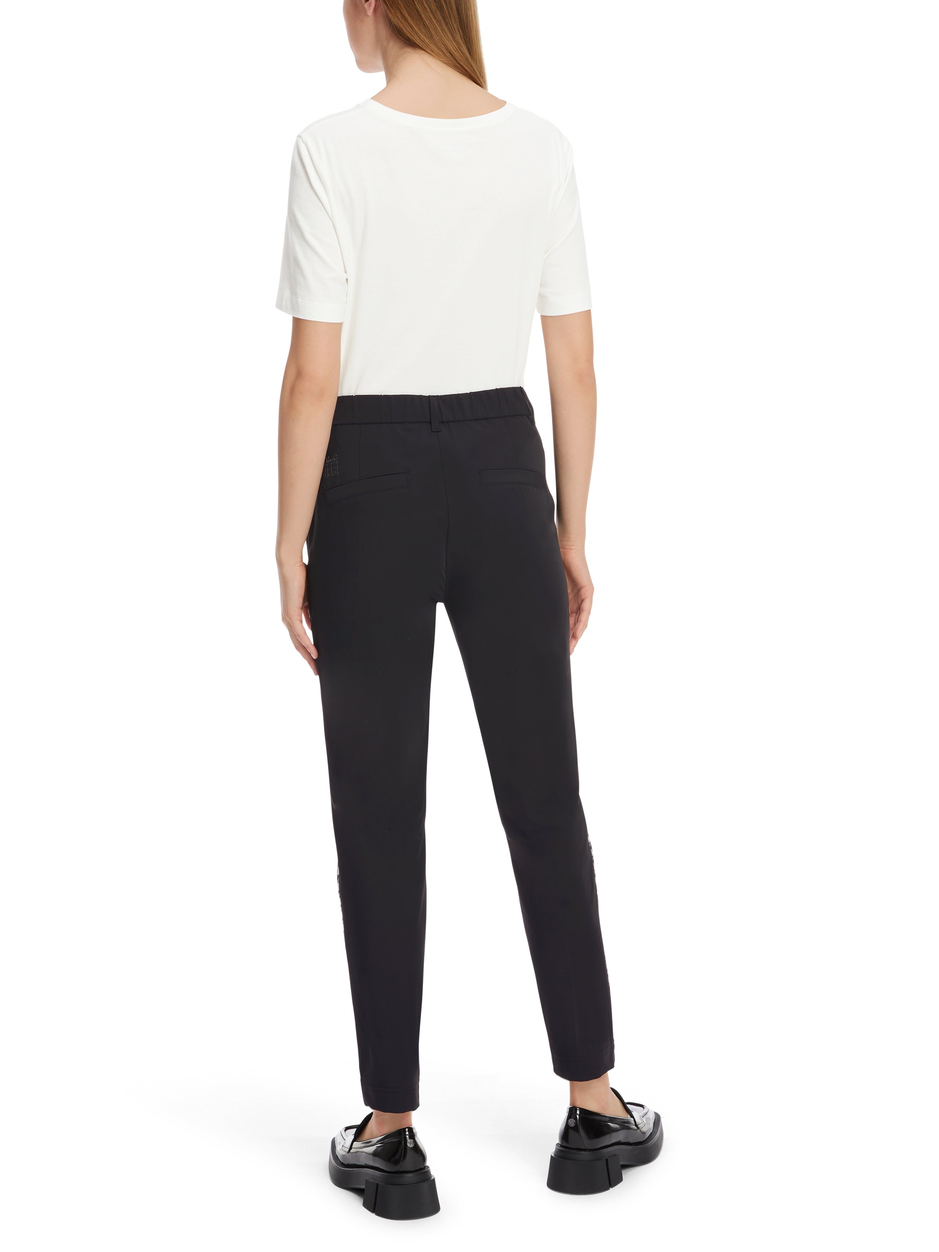 Marc Cain-Modell SLIVEN mit Chickcheck-Dessin-Hosen-Black-Deal-Outlet-by-ARCHIVIST