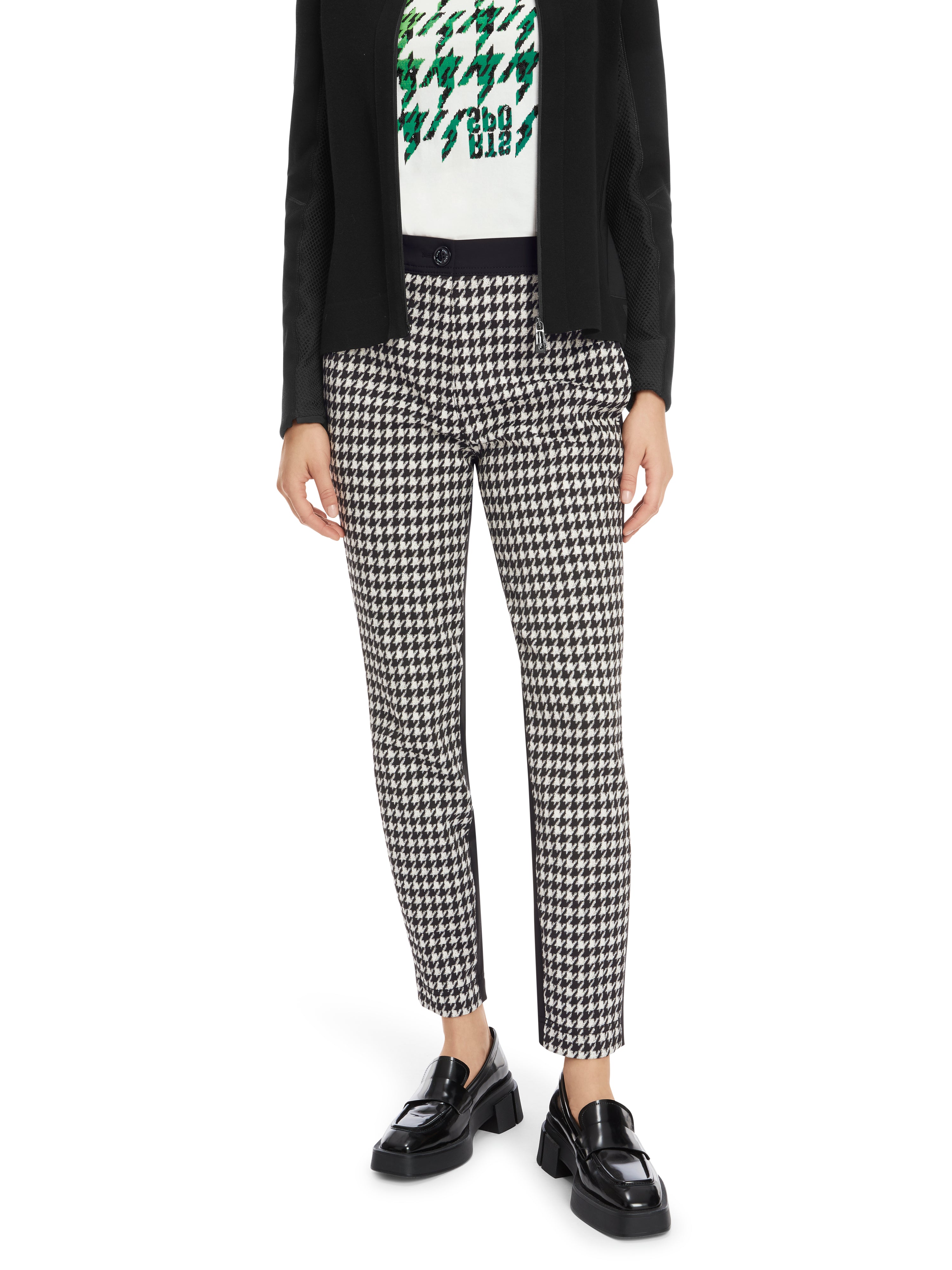 Marc Cain-Modell SLIVEN mit Chickcheck-Dessin-Hosen-Black-Deal-Outlet-by-ARCHIVIST