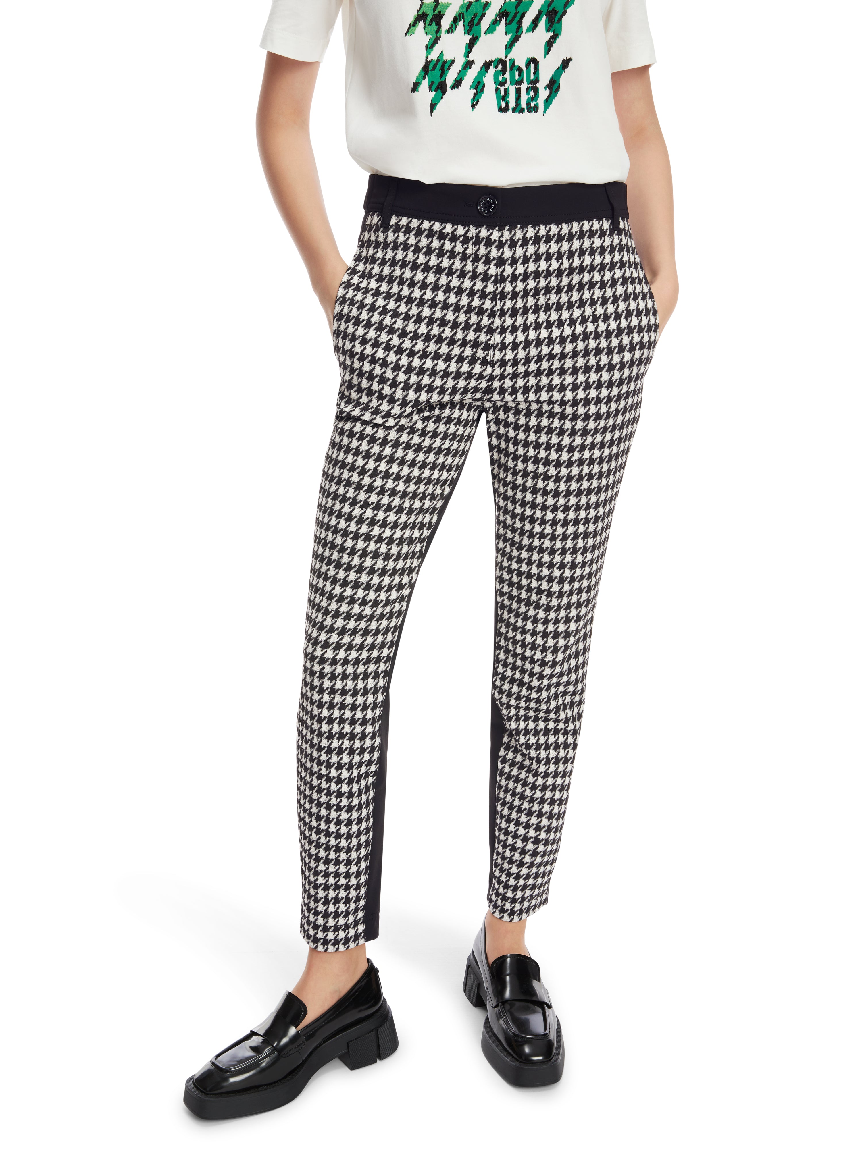 Marc Cain-Modell SLIVEN mit Chickcheck-Dessin-Hosen-Black-Deal-Outlet-by-ARCHIVIST