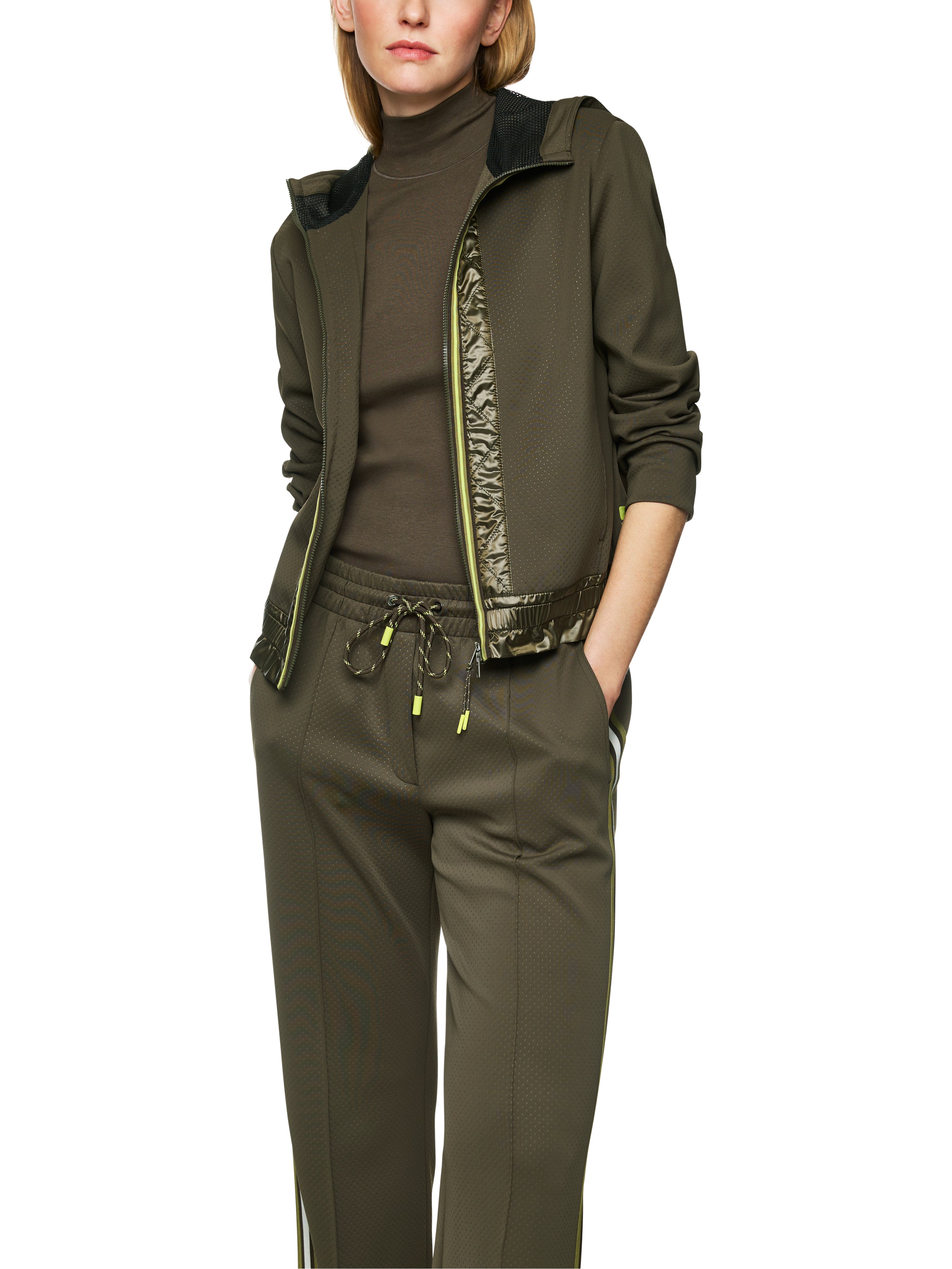 Sportive Jacke mit Kontraststreifen