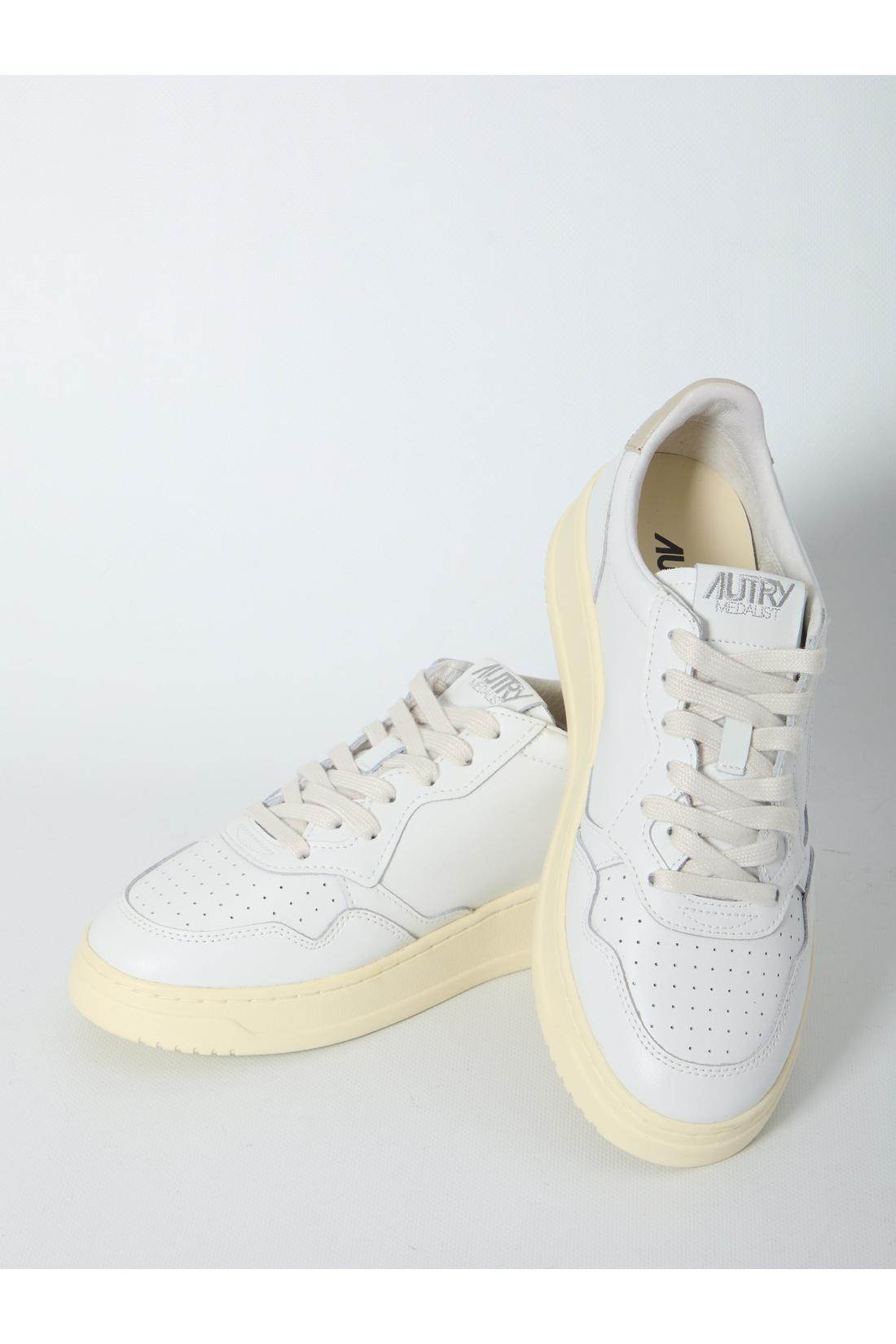 Autry-OUTLET-SALE-Medalist Low sneakers-ARCHIVIST
