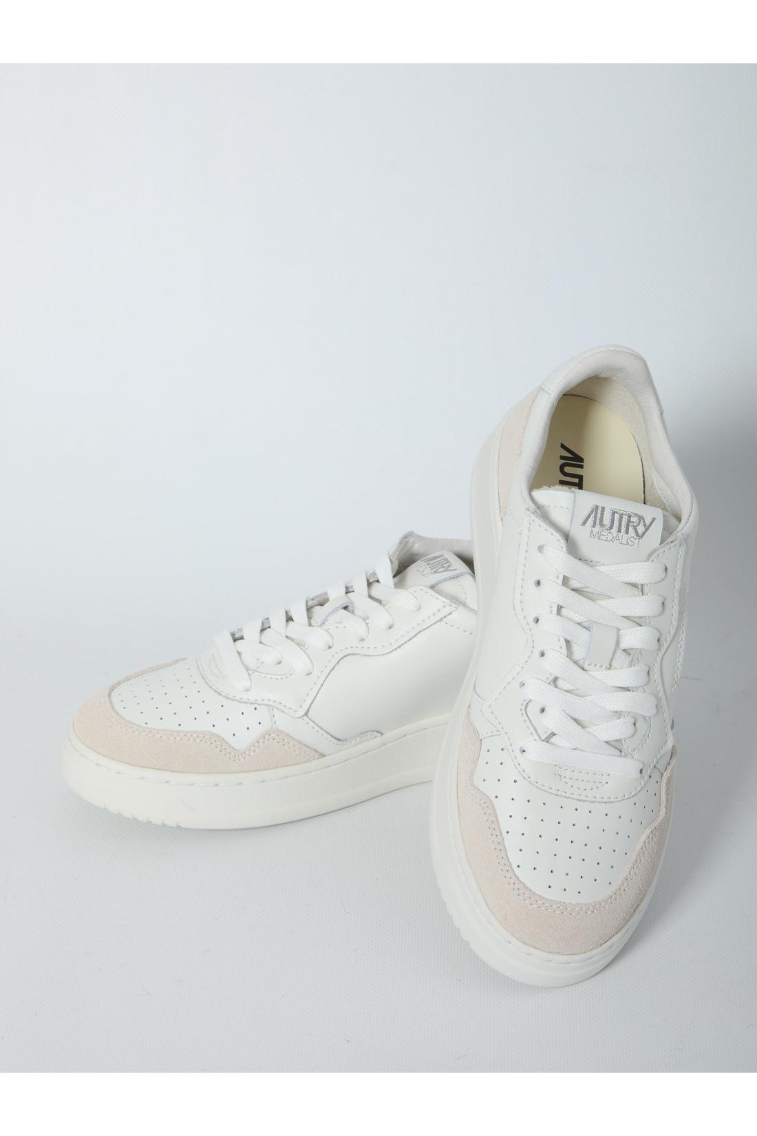 Autry-OUTLET-SALE-Medalist Low sneakers-ARCHIVIST