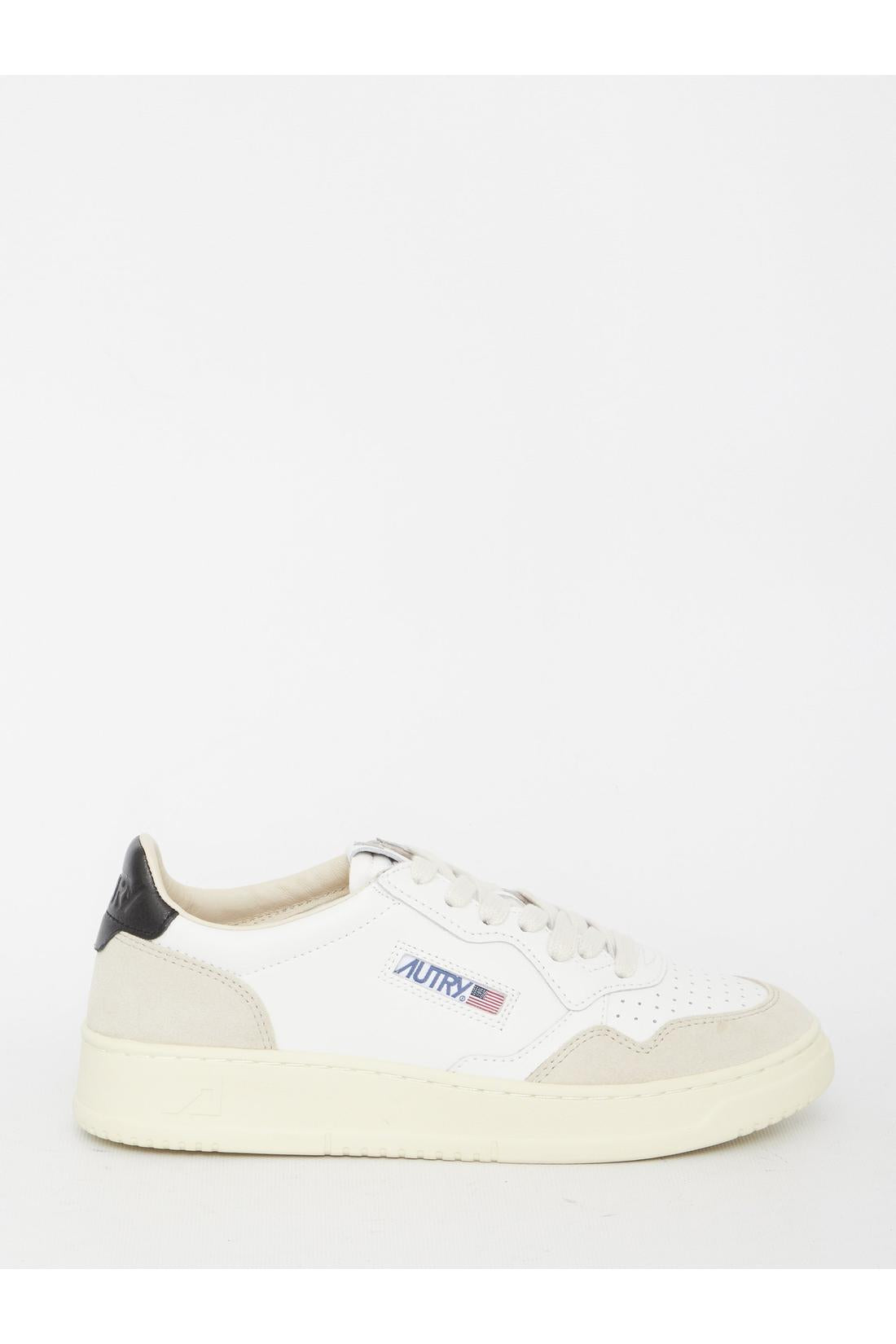 Medalist-Low-sneakers-Autry-designer-outlet-archivist_694c7fa6.jpg