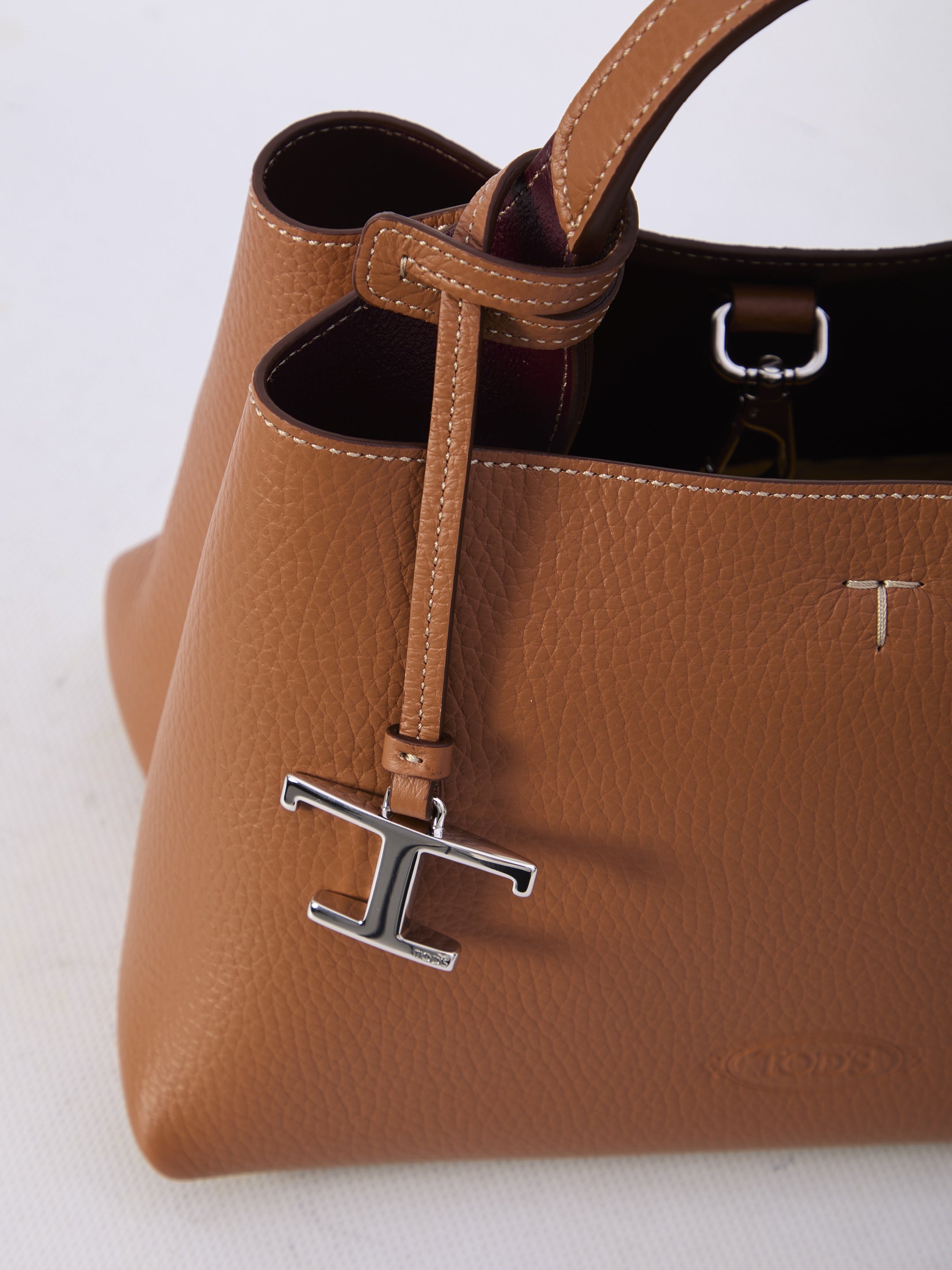 Micro-bag-Tods-designer-outlet-archivist-4_0adafa35-d14f-4487-a7c3-3103bc7aace8.jpg