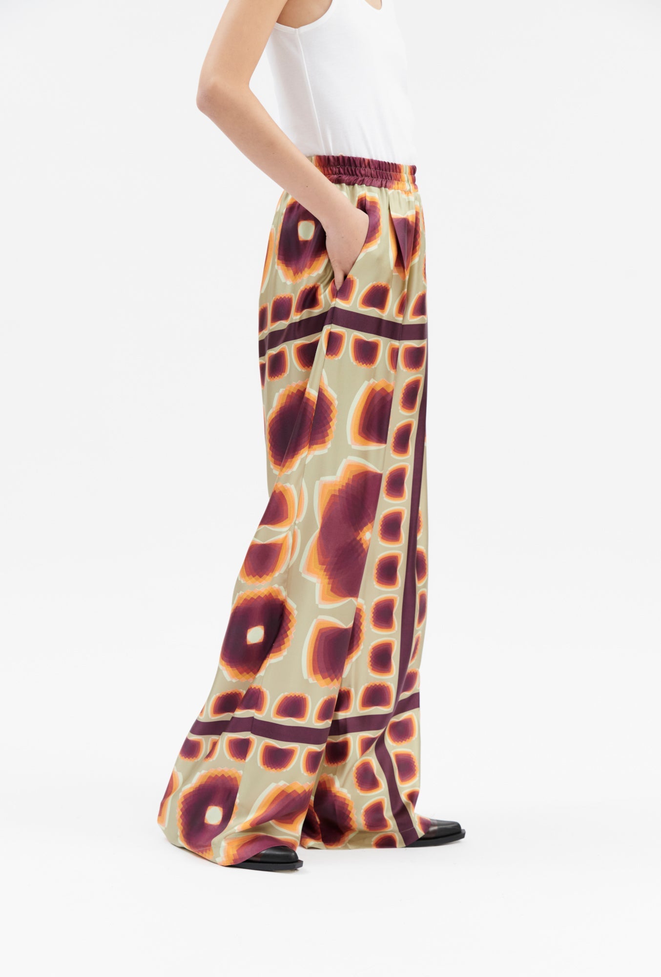  Foulard Print Hose, Chestnut-Red-Hosen-Black-Deal-Outlet-by-ARCHIVIST