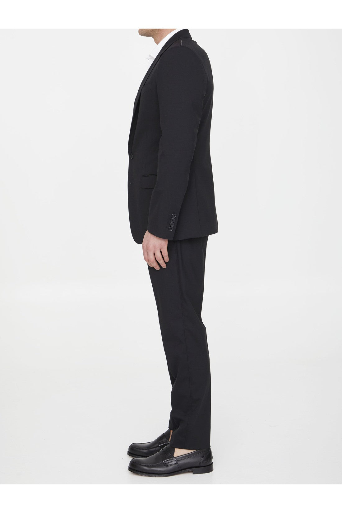 Two-piece suit in black wool