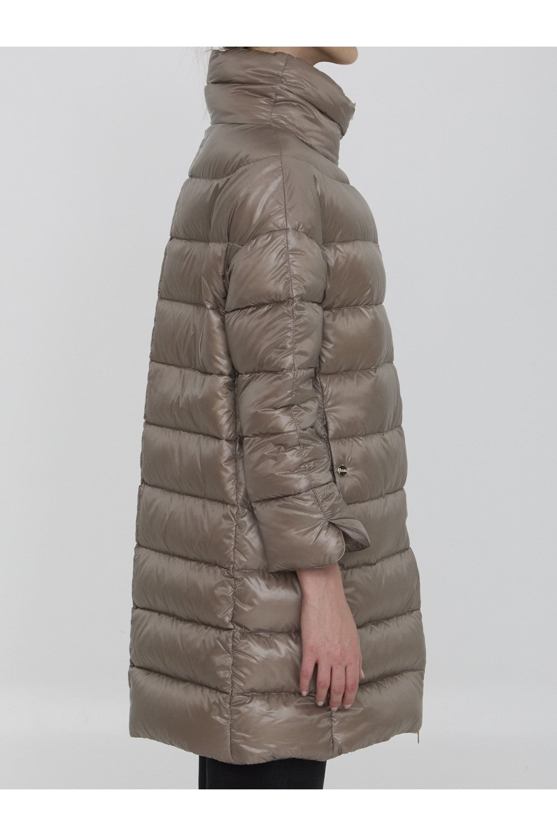 Down jacket in nylon