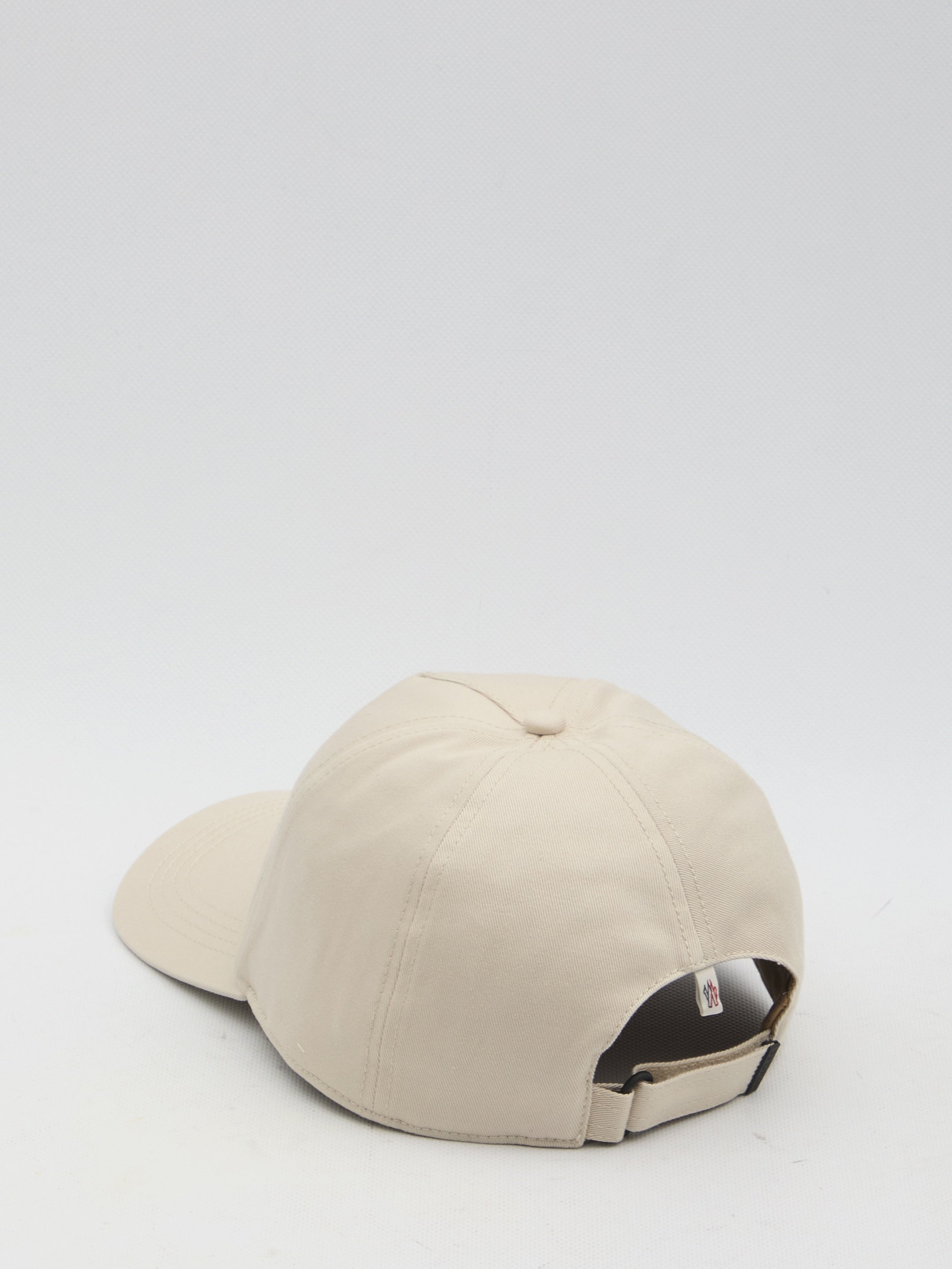 Baseball cap with logo