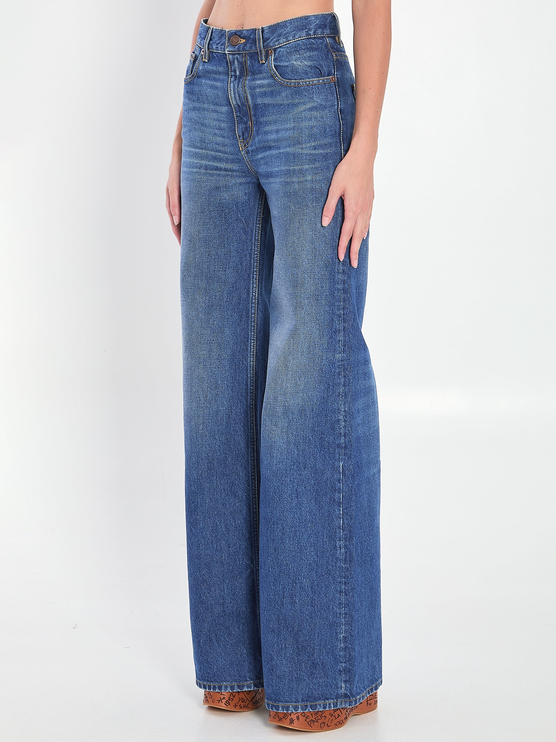 Wide-leg Jeans