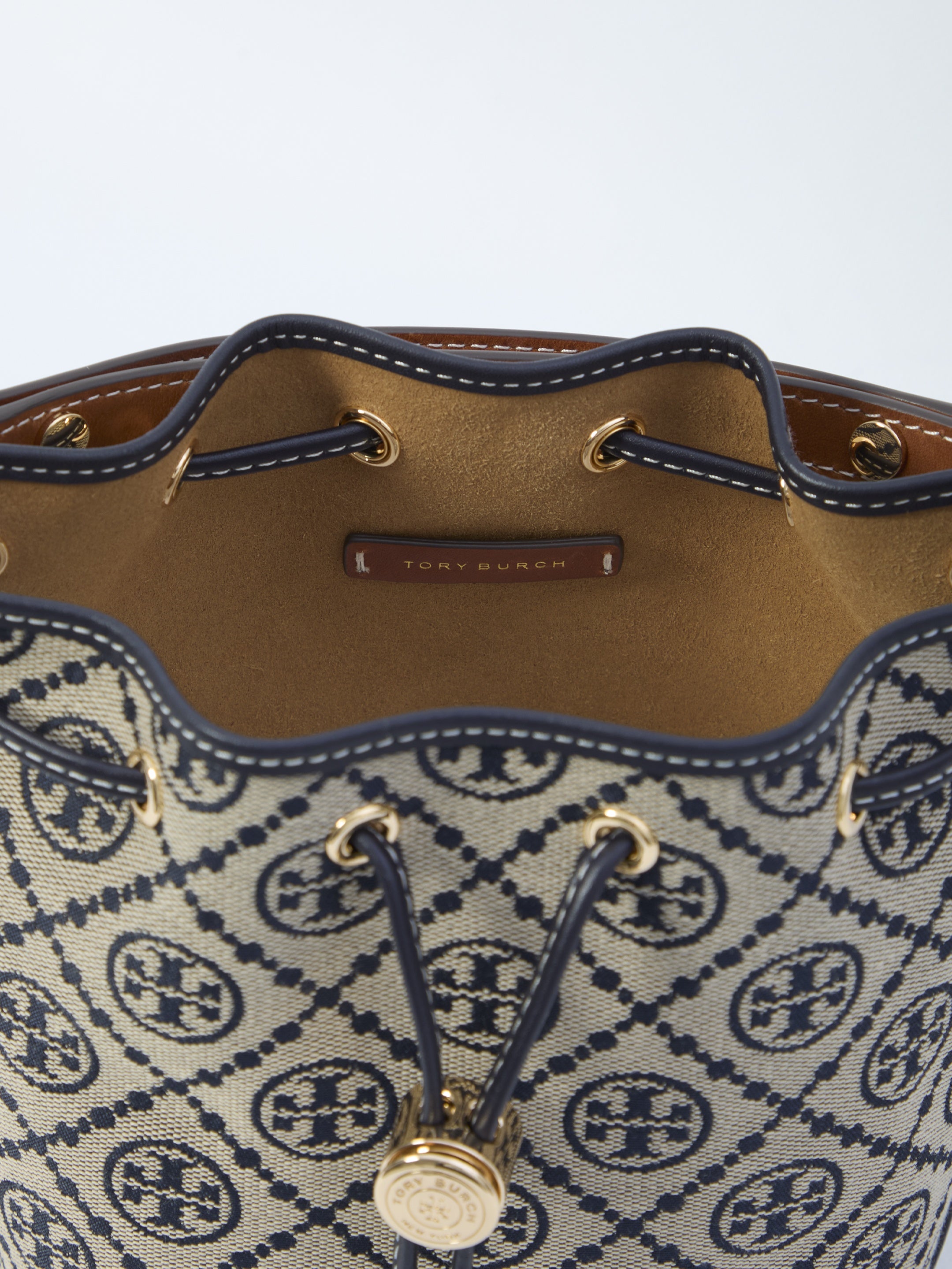 T Monogram bucket bag mini