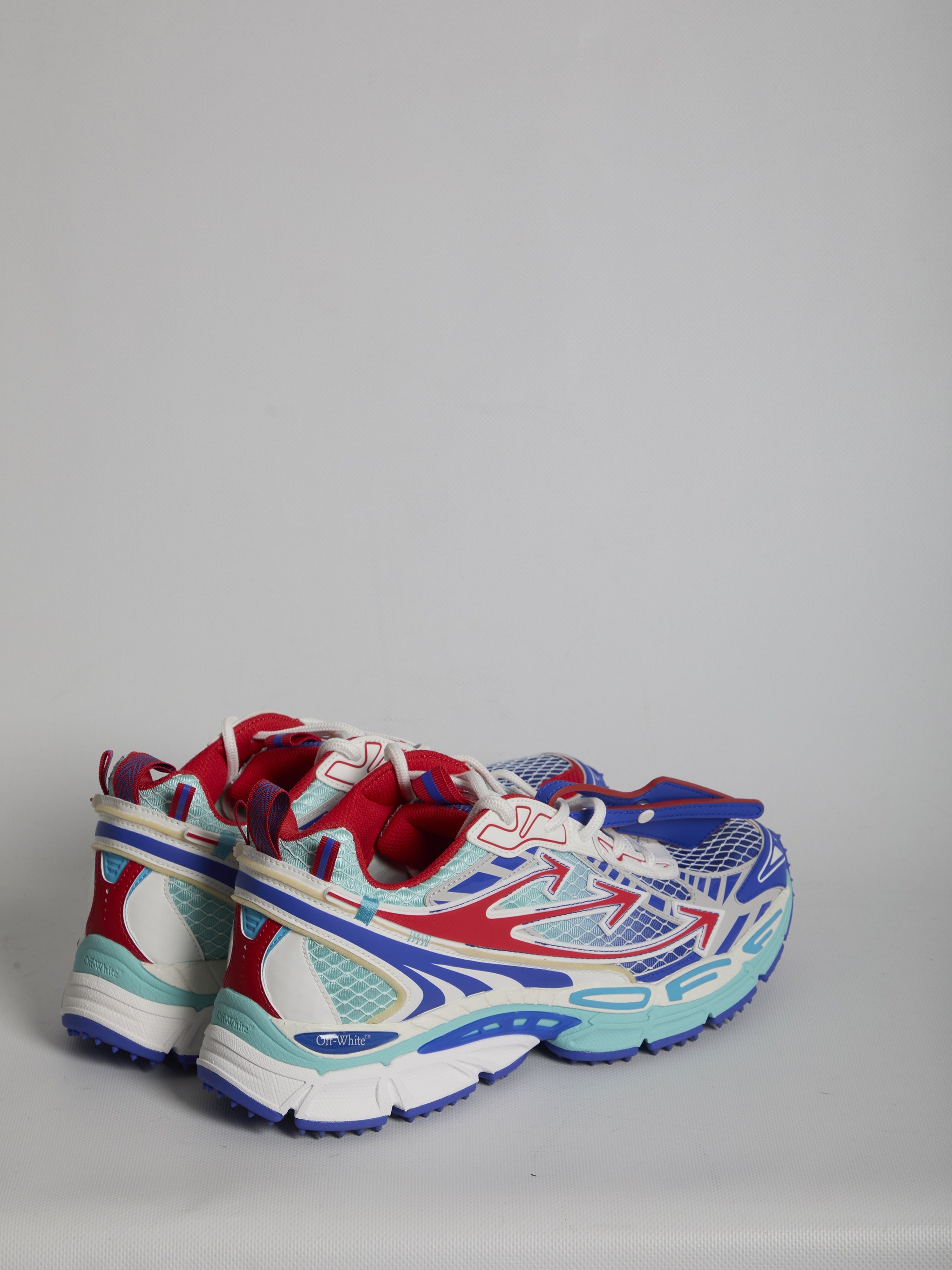 Be Right Back sneakers