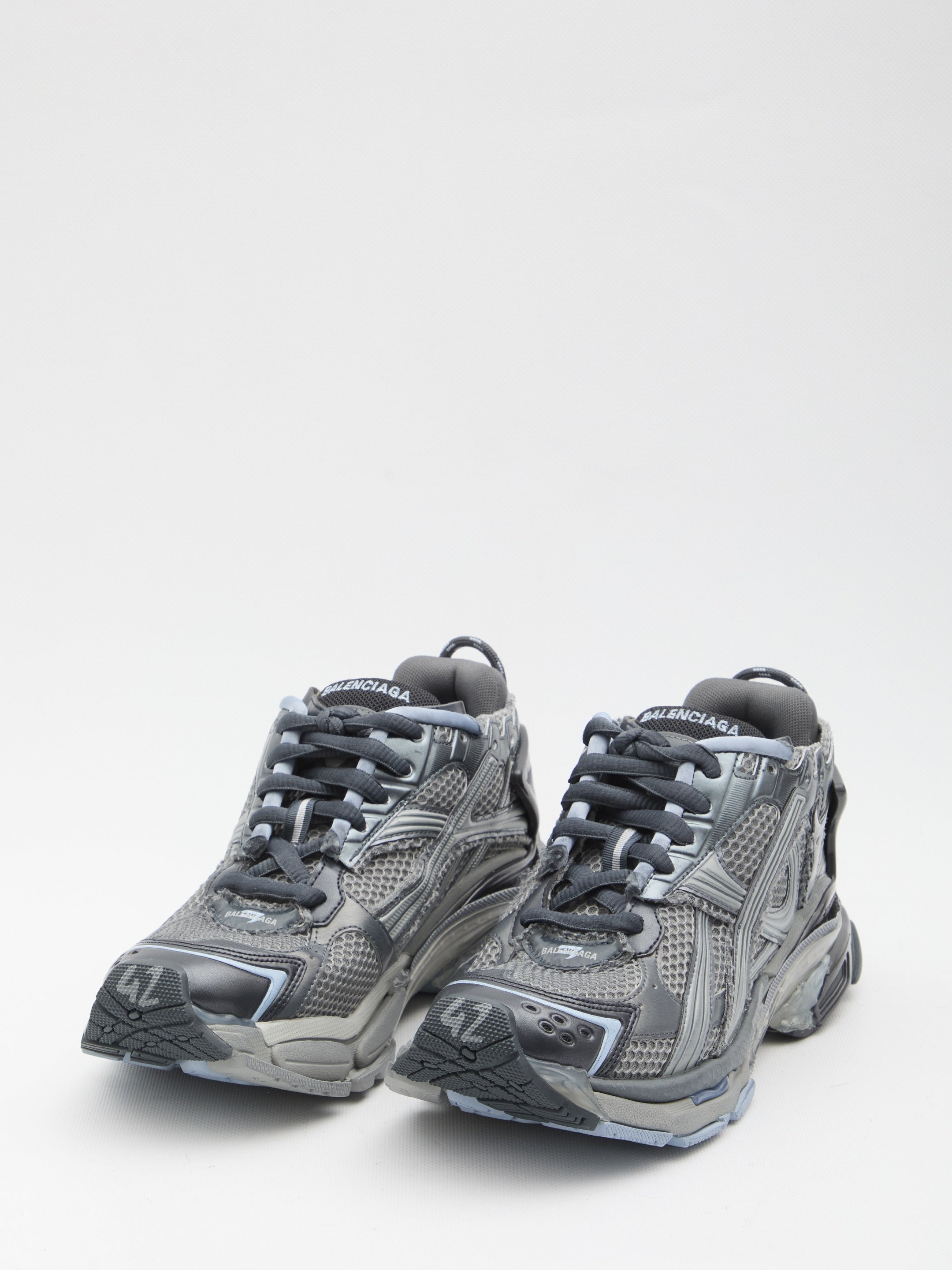 Runner sneakers