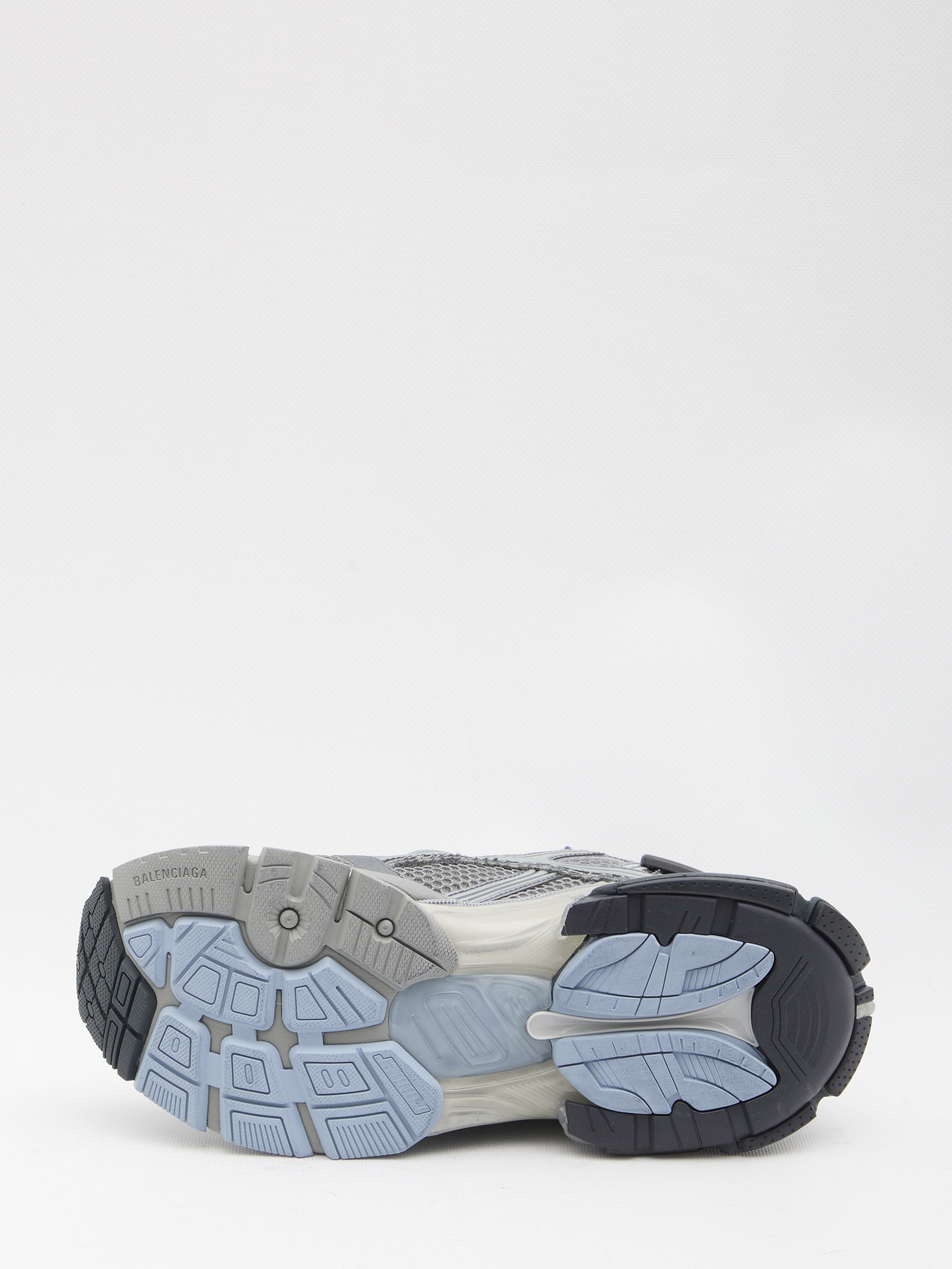 Runner sneakers