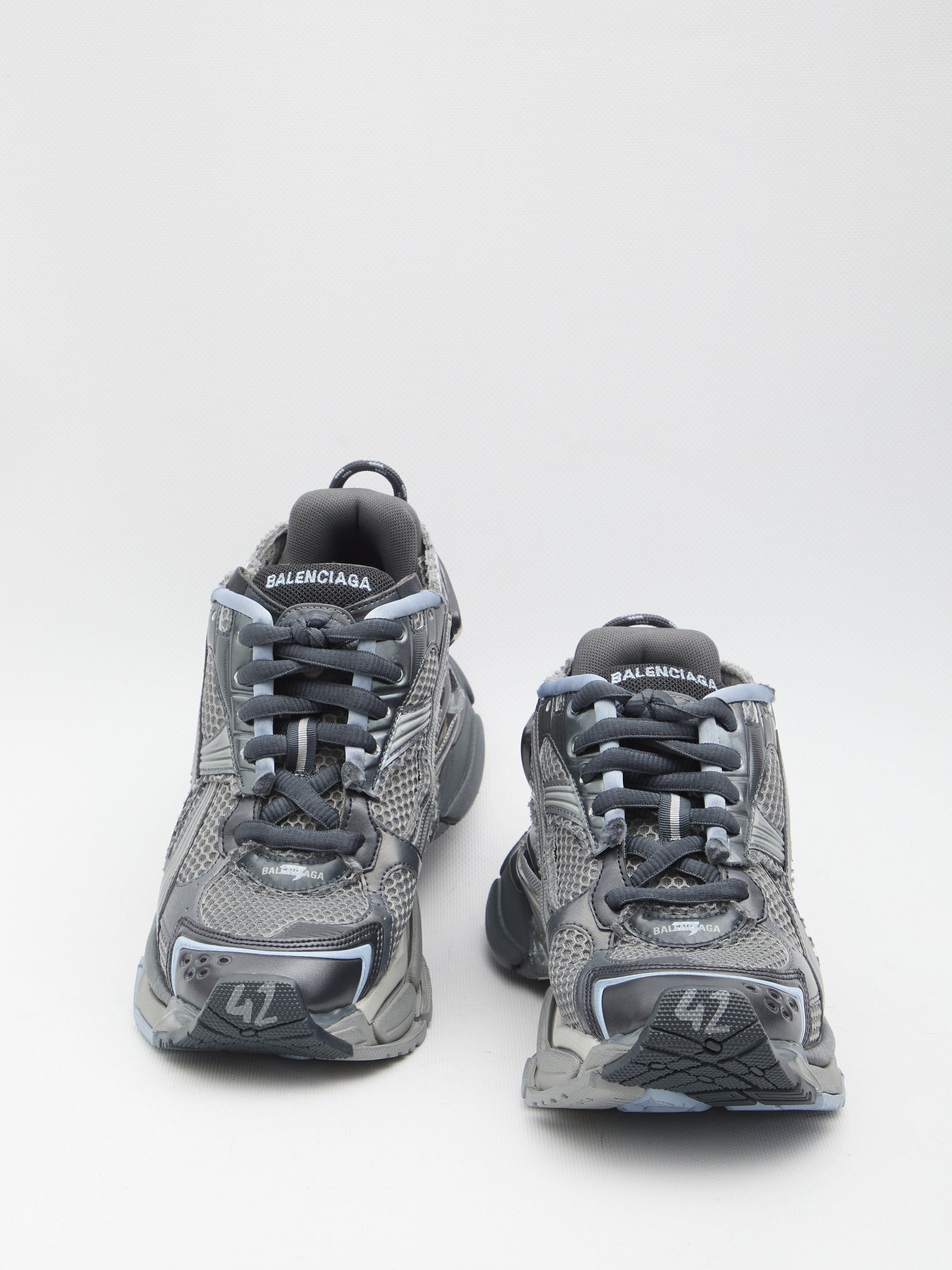 Runner sneakers