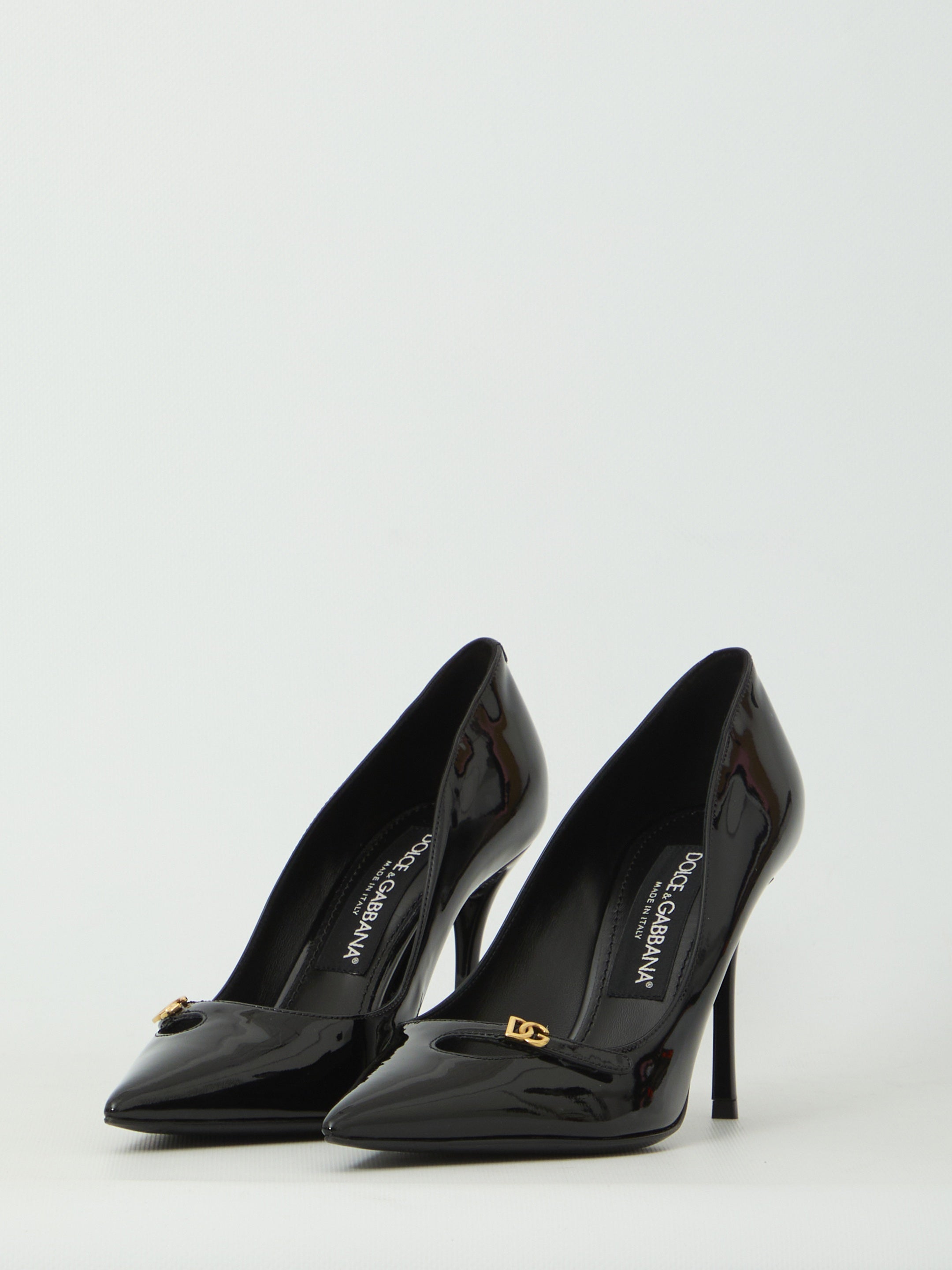 Elegant patent leather pumps