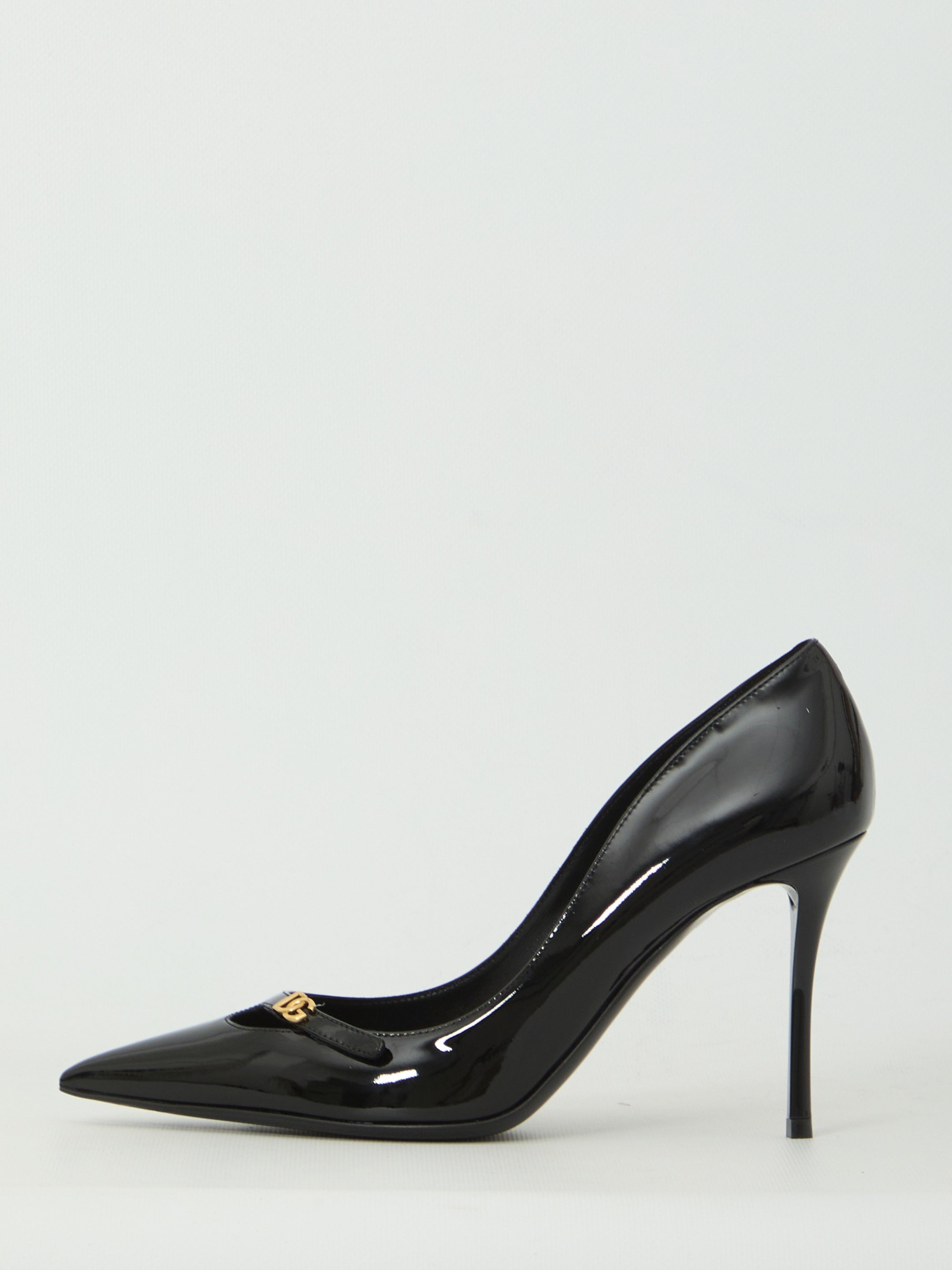 Elegant patent leather pumps
