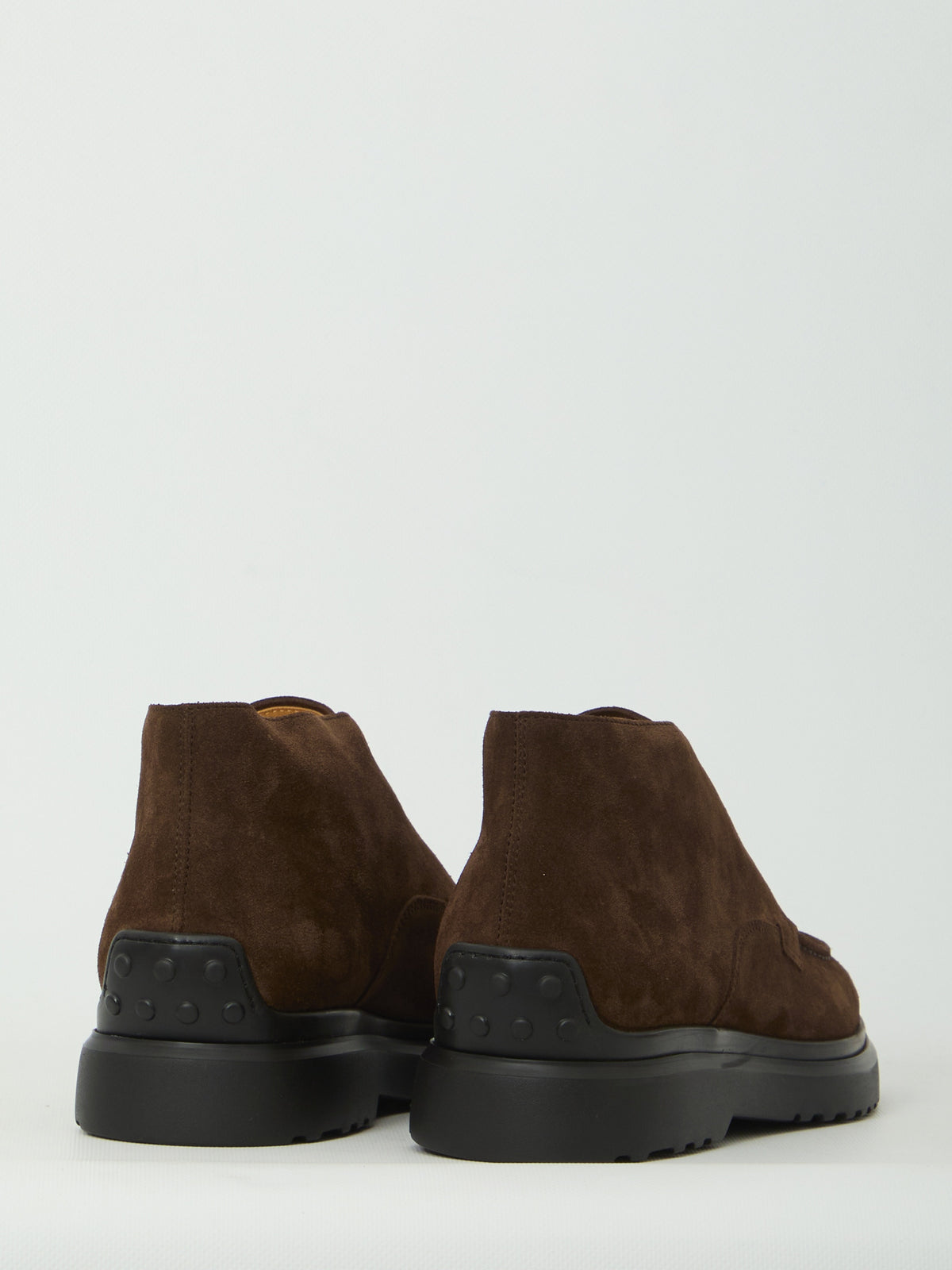 Lace-up brown boots