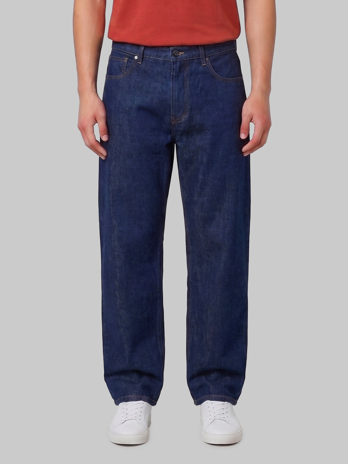 Indigo loose jeans