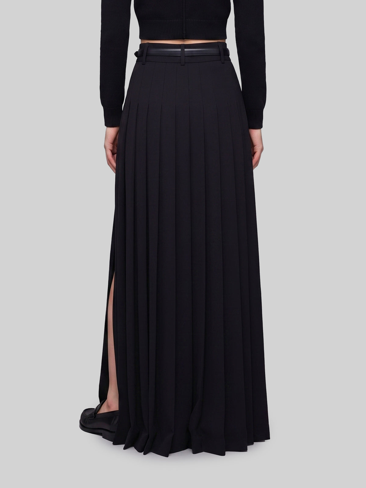Black maxi pleated skirt
