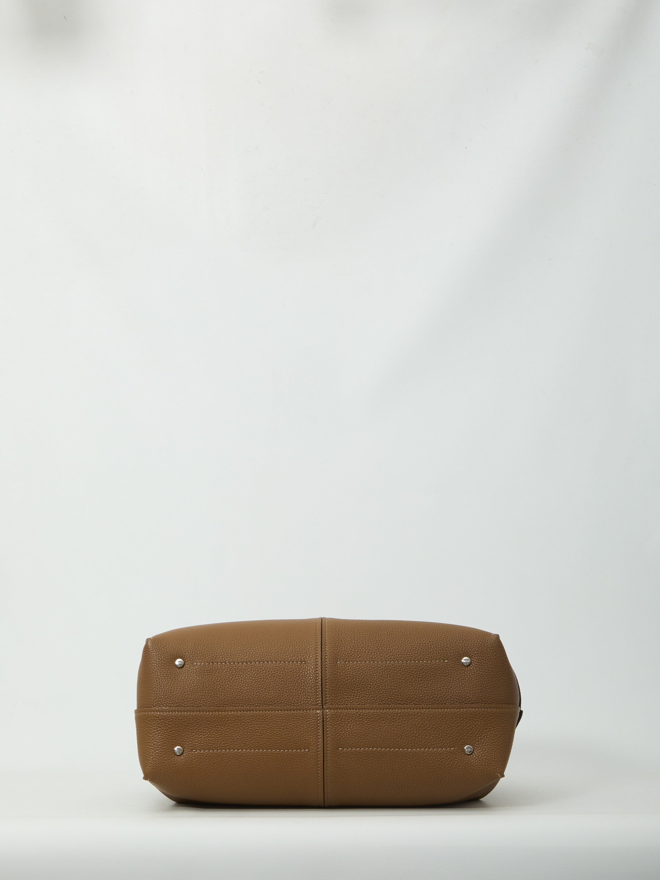 Hammered leather medium Tote bag