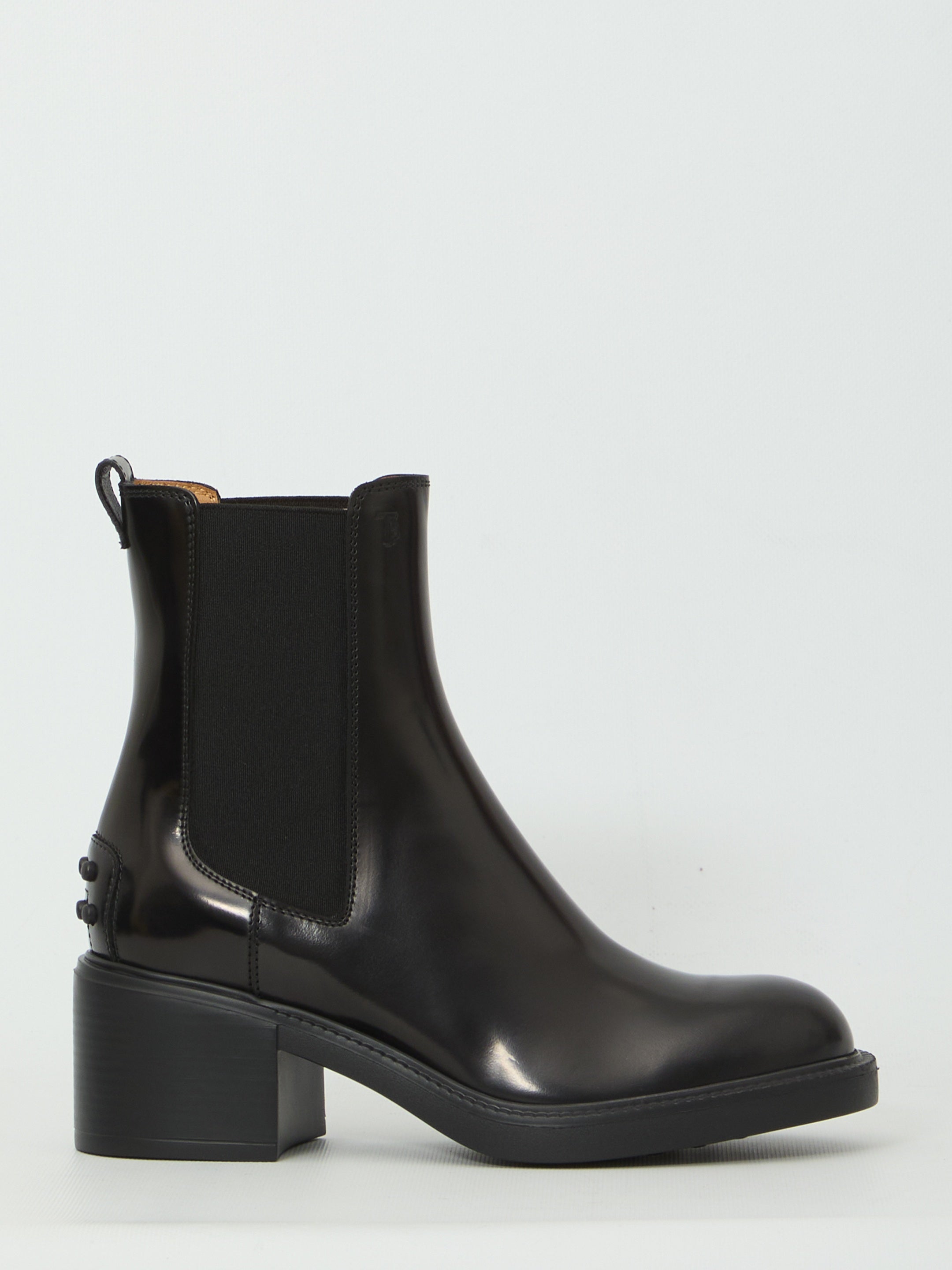 Ankle boot in leather