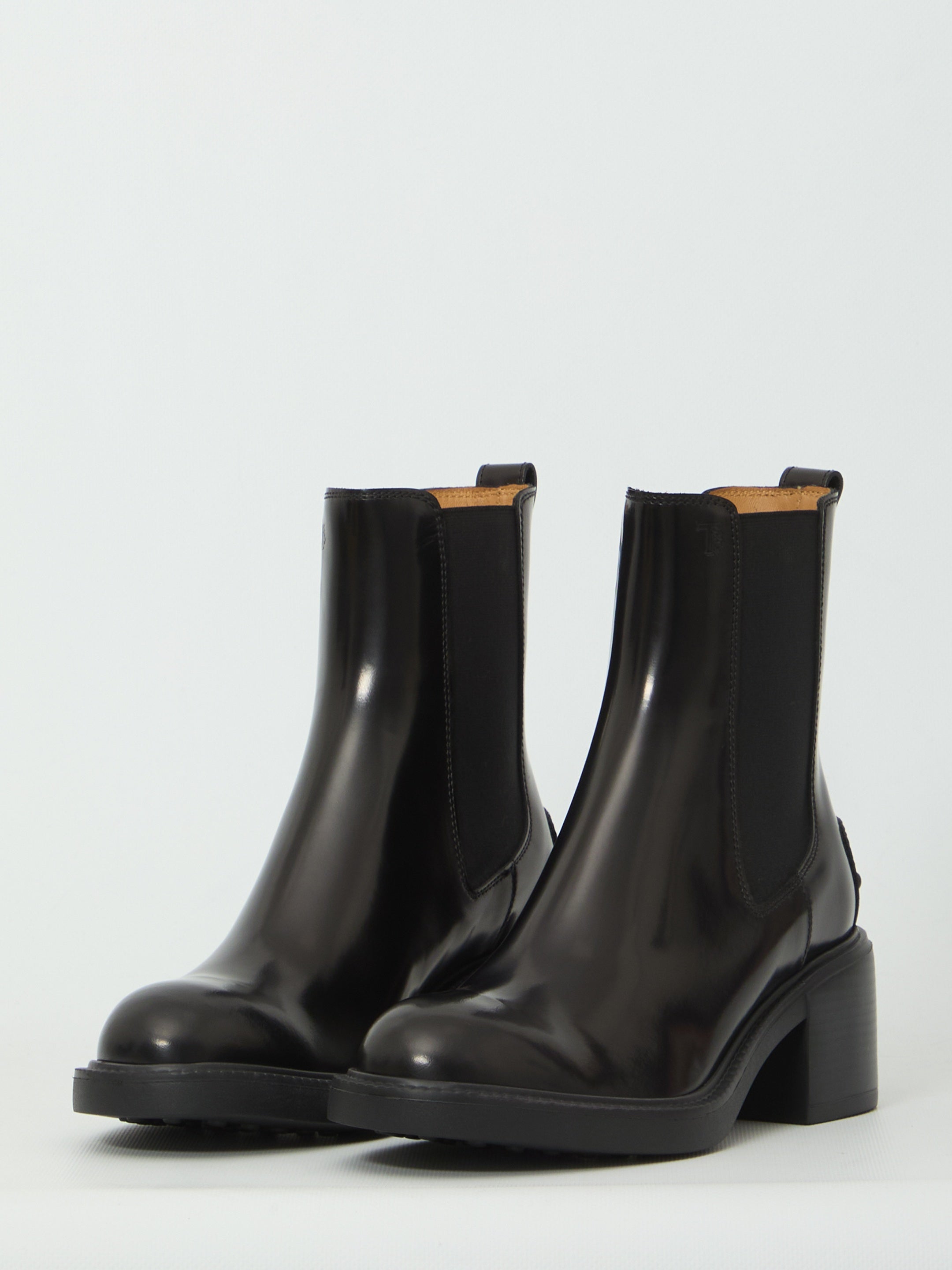 Ankle boot in leather