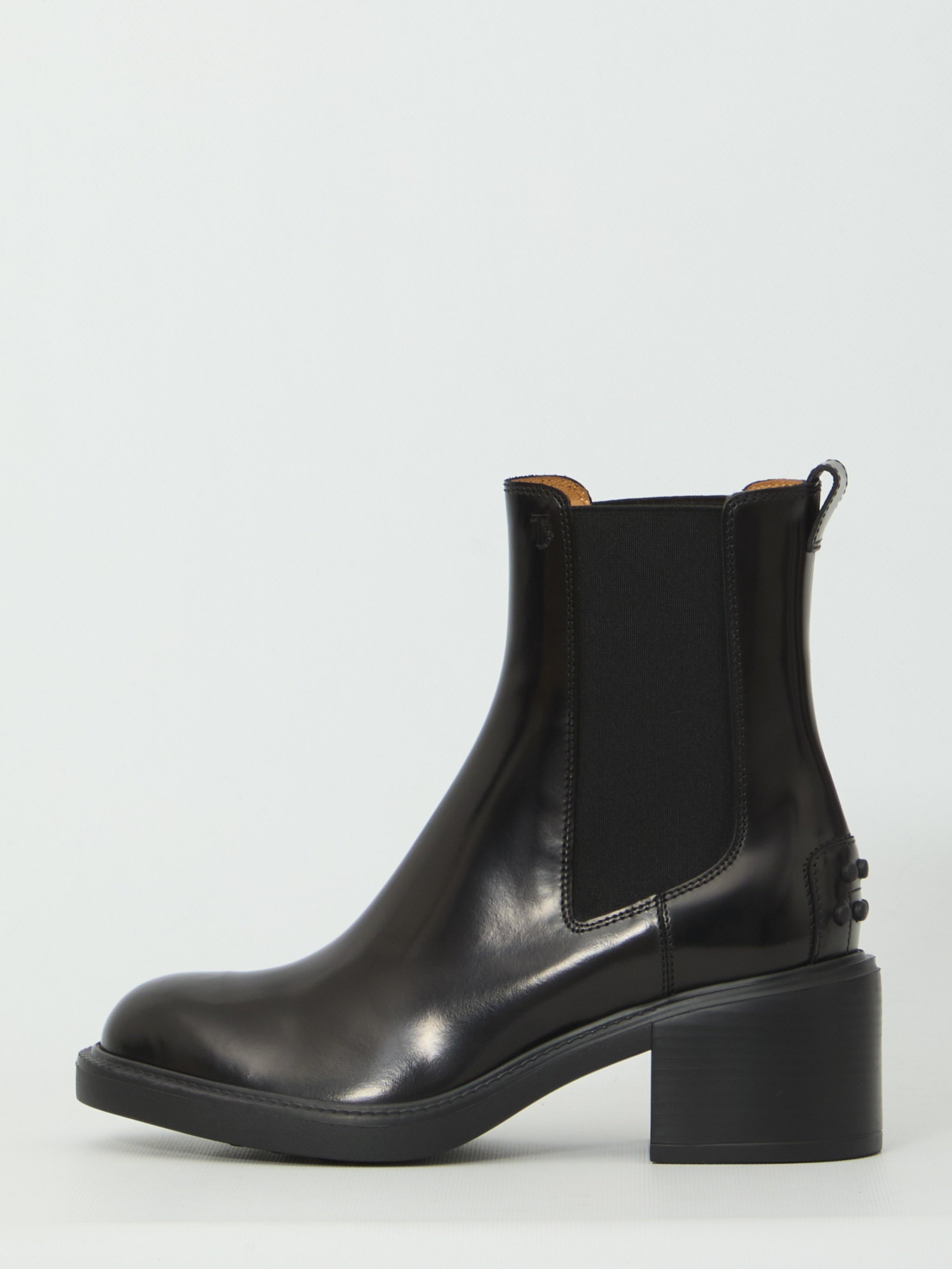Ankle boot in leather