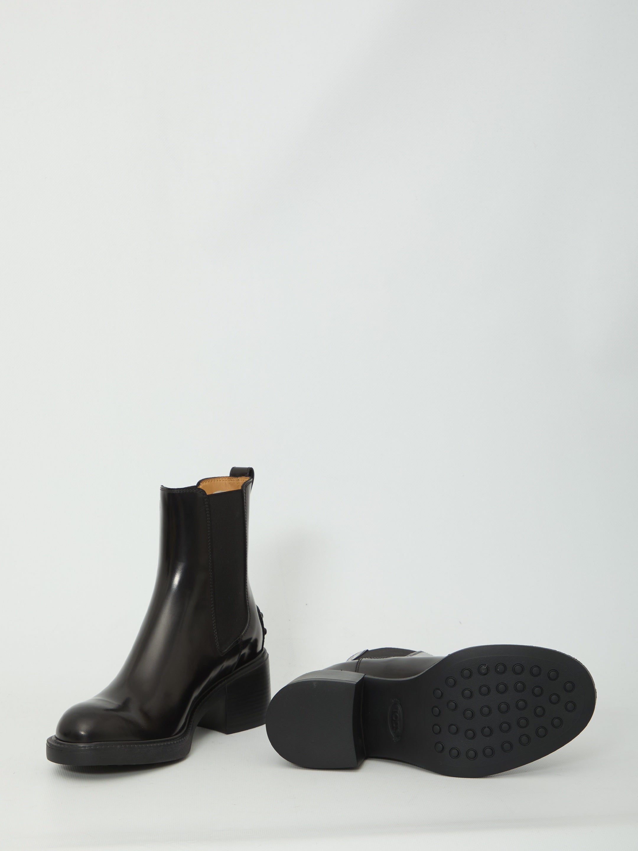 Ankle boot in leather