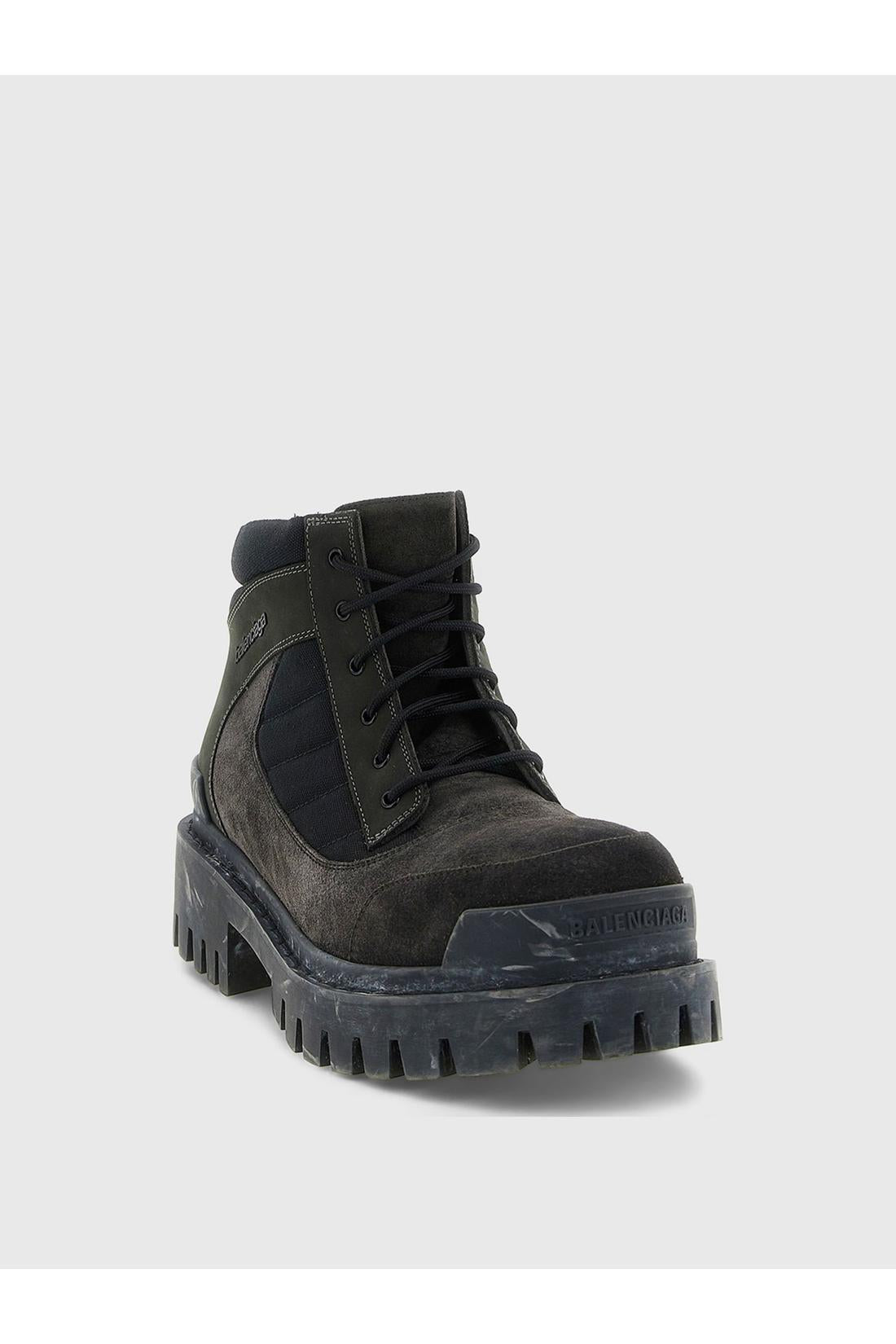 Combat Strike Low boots