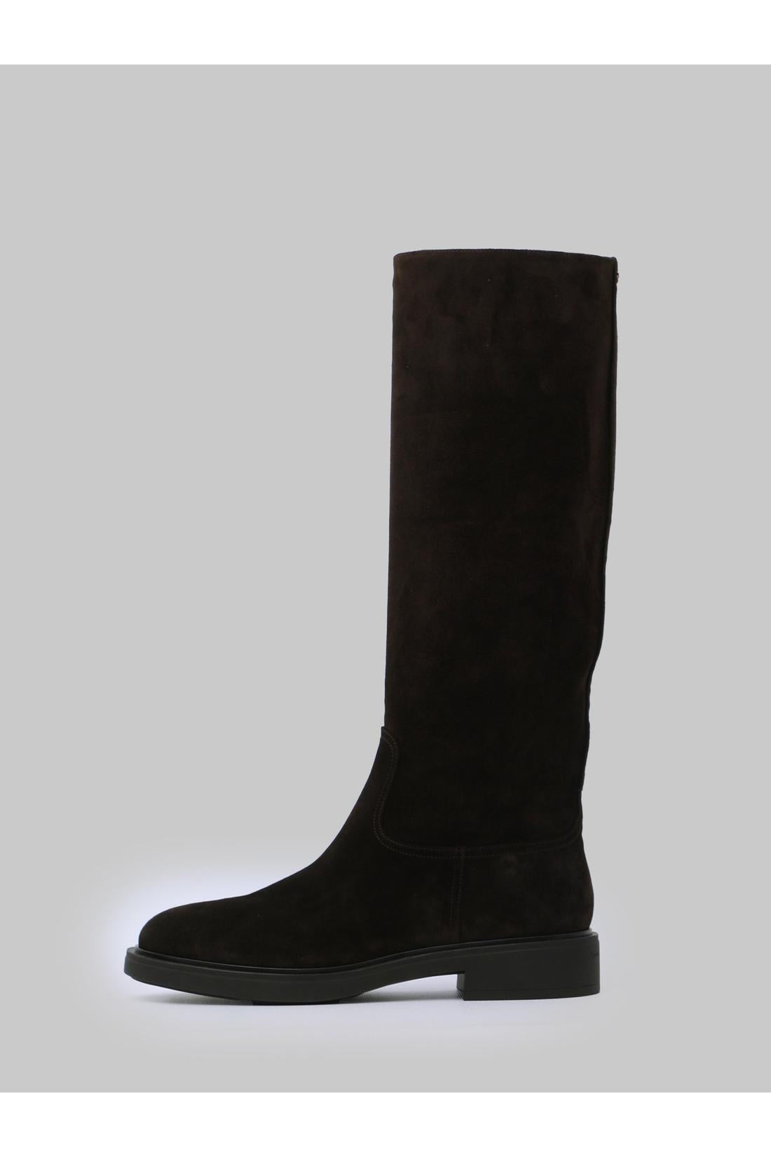 Ascott boots in moka suede