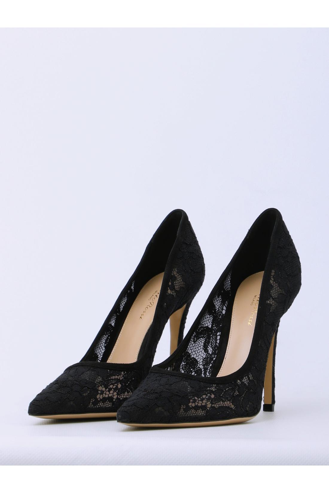 Gianvito Rossi Claudia Lyon 100 lace pumps, Pumps