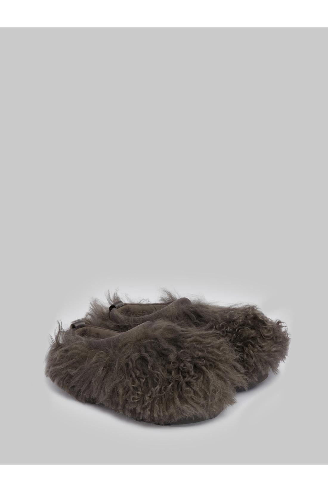 Ugg Women's Tazz Fluff Momma slides, Flache Schuhe
