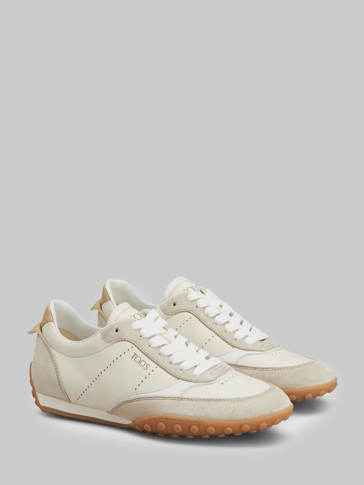 Sneakers in smooth leather and suede