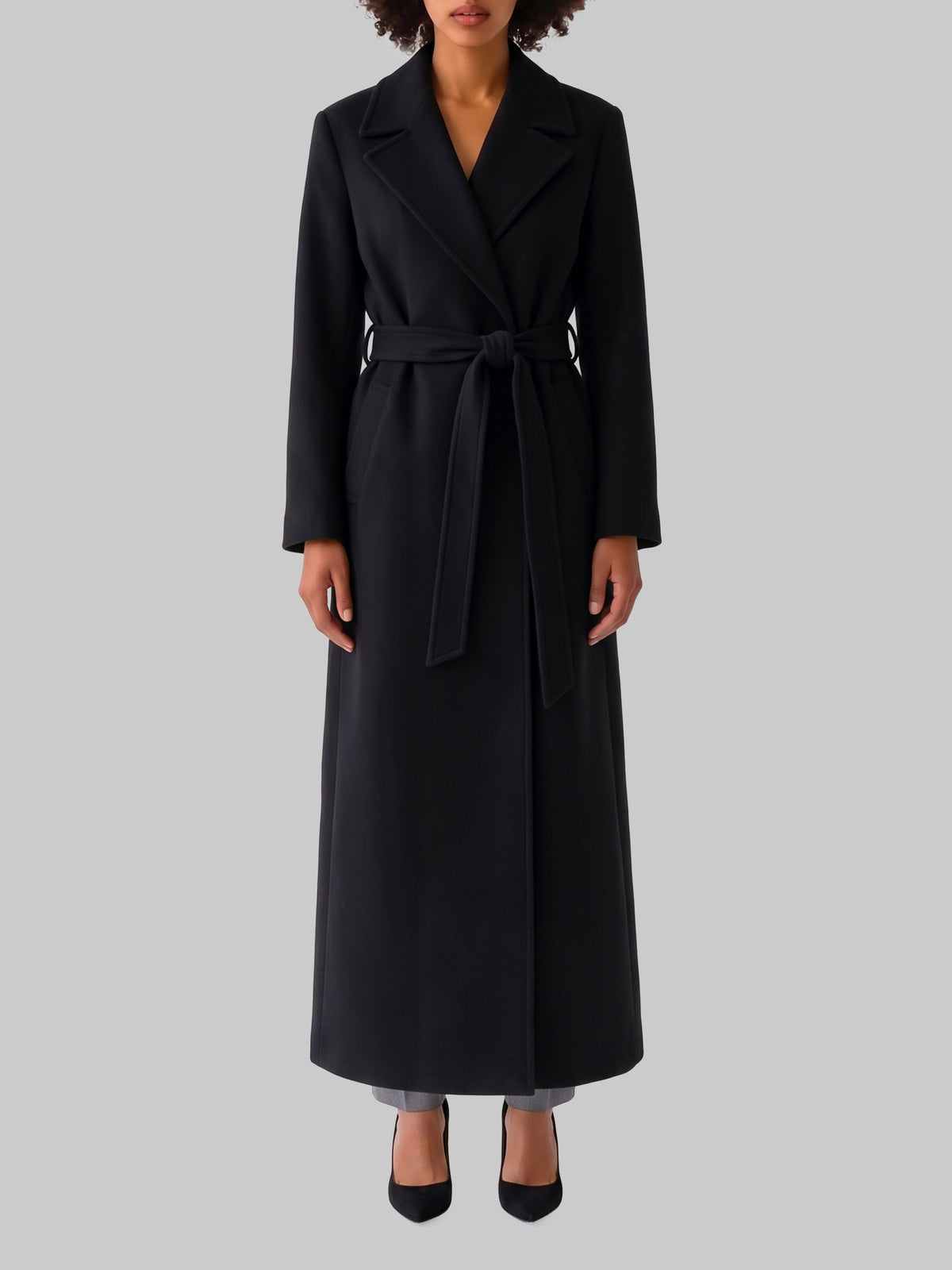 Wool coat with a belt in virgin wool