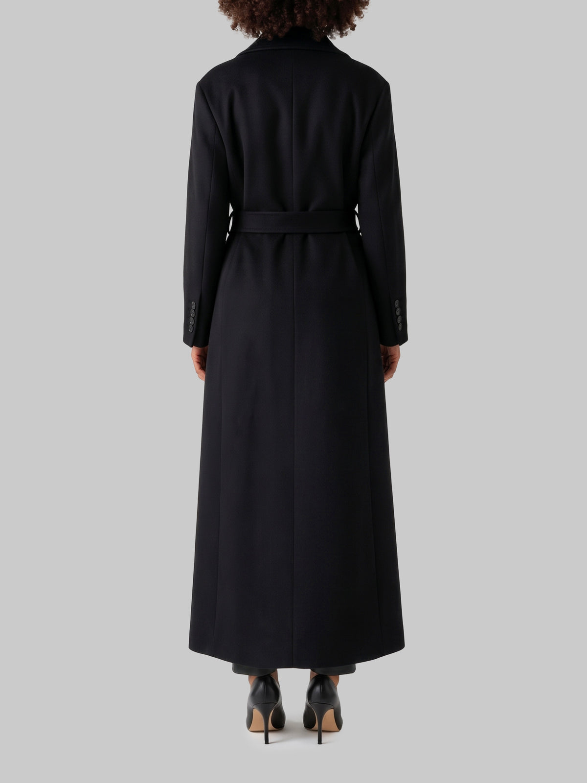 Wool coat with a belt in virgin wool