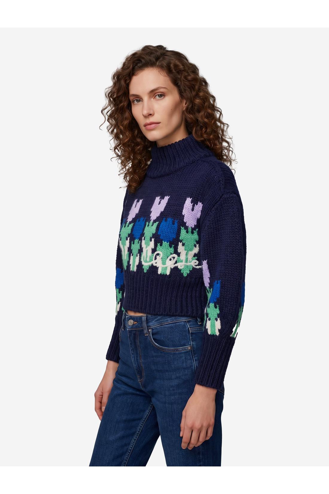 Cropped wool knit sweater with logo and turtleneck
